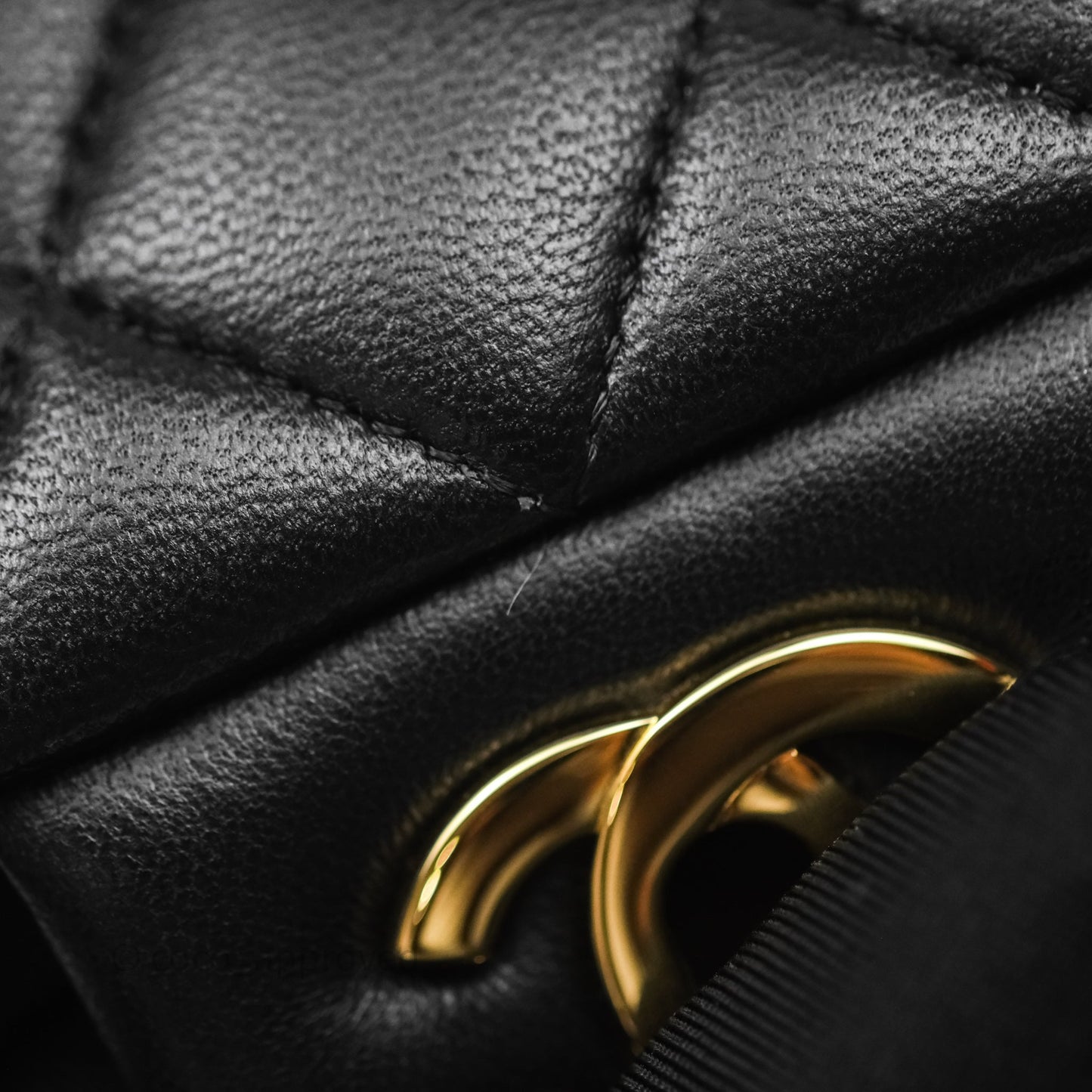 Chanel Classic M/L Medium Flap Quilted Black Lambskin Gold Hardware