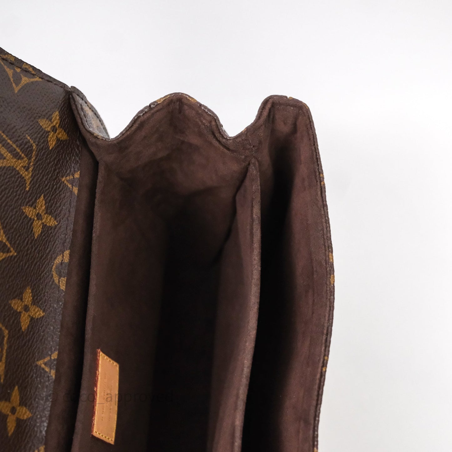 Louis Vuitton Pochette Metis Monogram Canvas