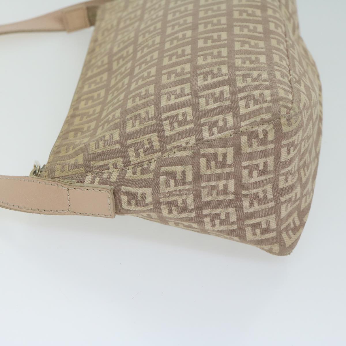 Luxury FendiZucchino Canvas Shoulder Bag Beige65408