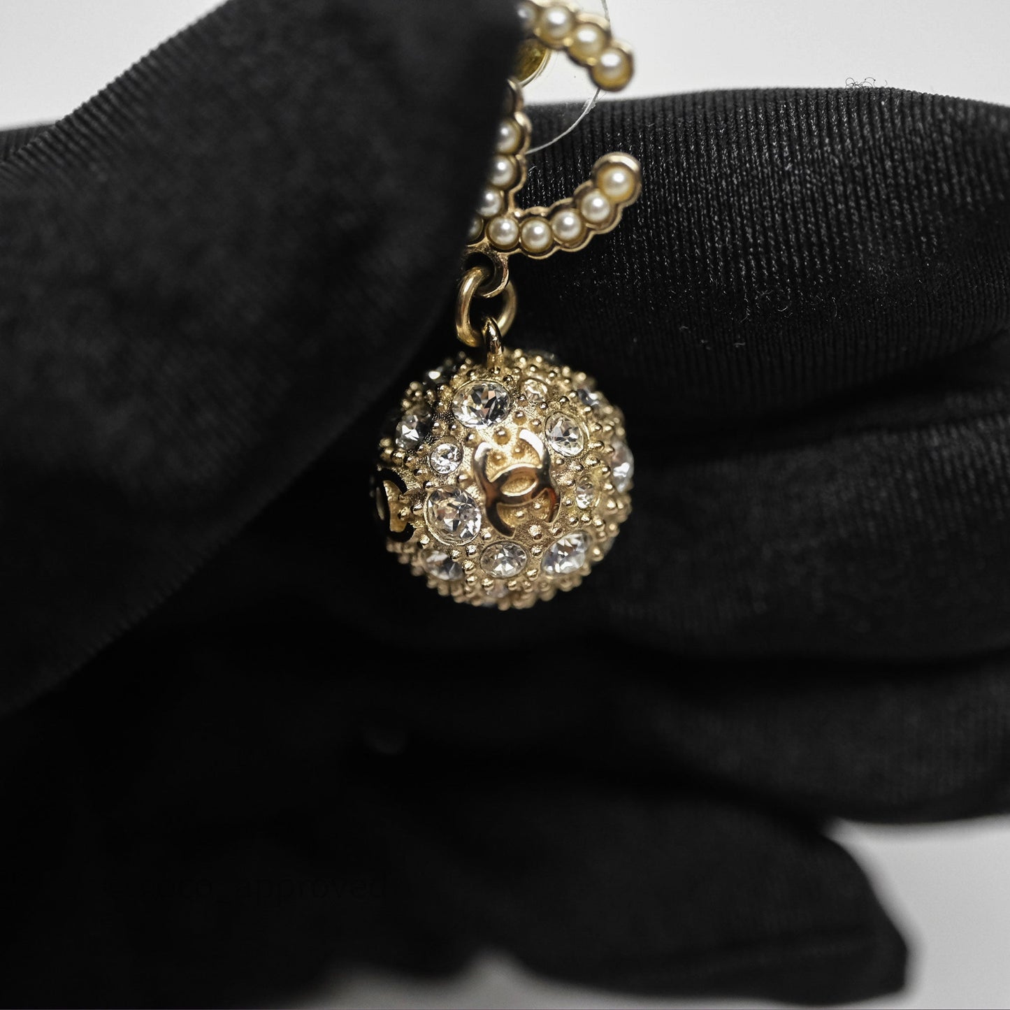 Chanel Crystal Pearl CC Drop Earrings Gold Tone Pearly White 21K
