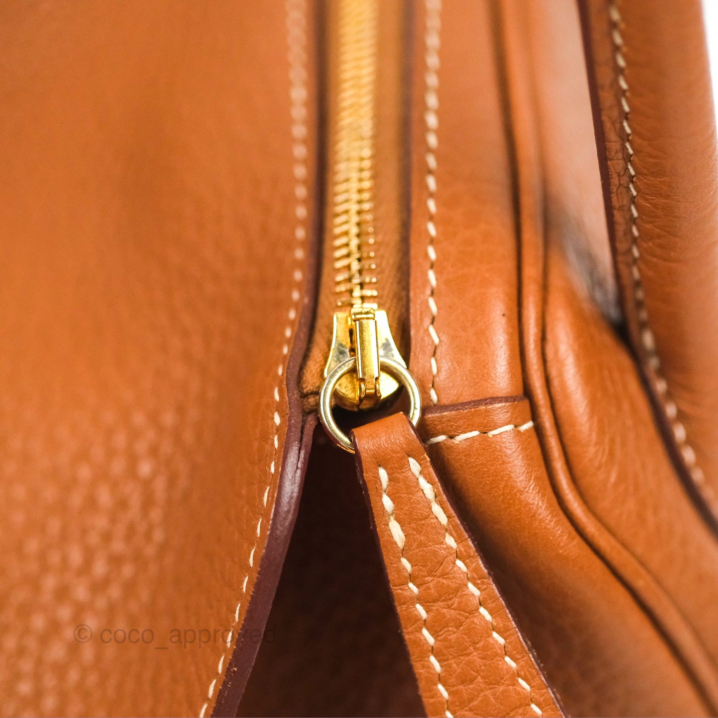 Hermès Lindy 26 Gold Taurillon Clemence Gold Hardware