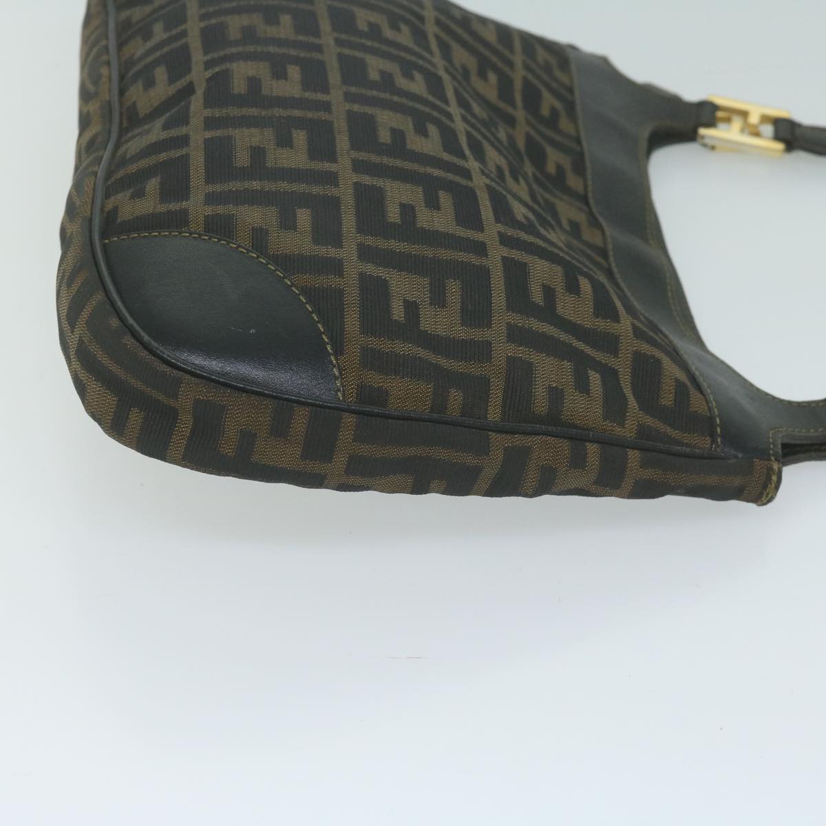 Luxury FendiZucca Canvas Shoulder Bag Brown Black65752