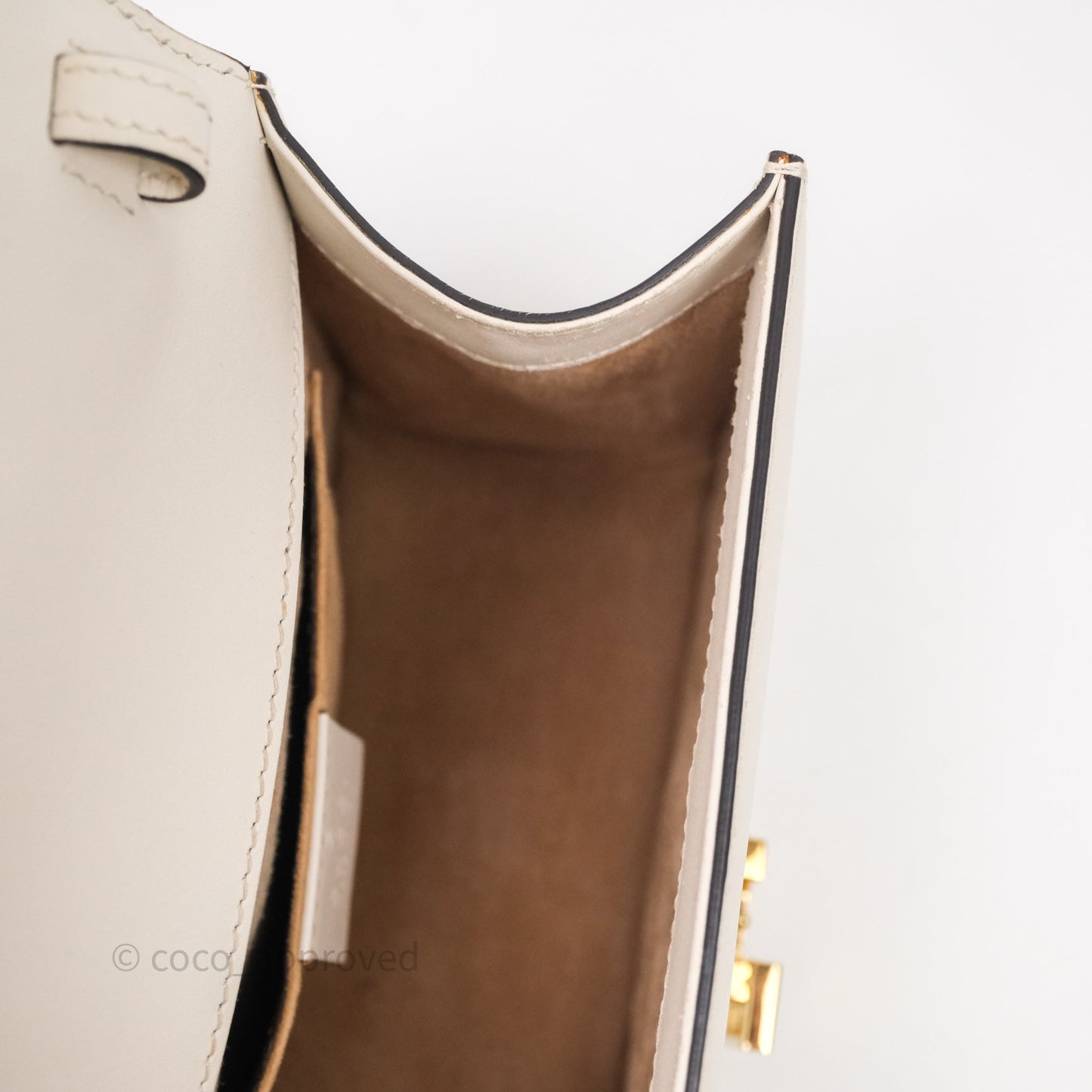 Gucci Mini Sylvie Top Handle White Calfskin Shoulder Bag⁣ ⁣⁣⁣⁣⁣⁣⁣⁣⁣⁣⁣⁣⁣⁣⁣⁣With Strap