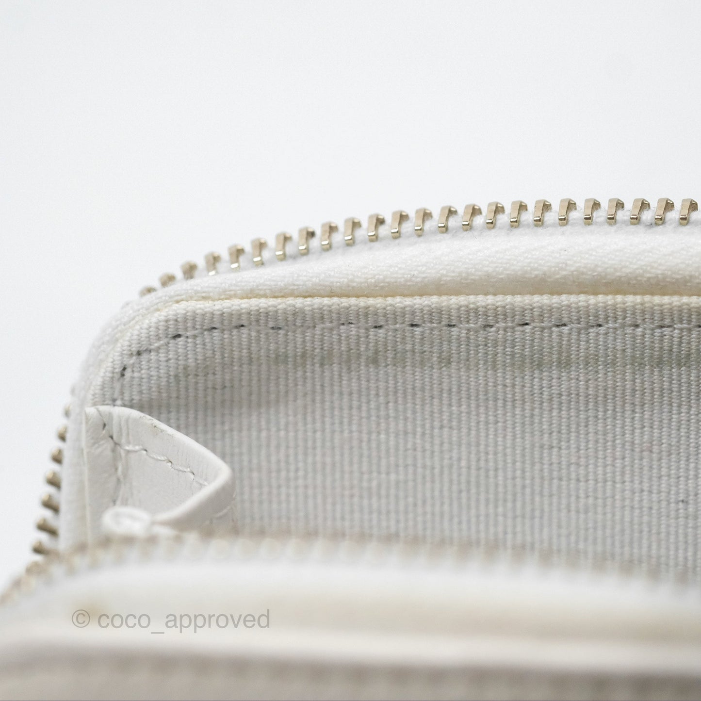 Chanel Classic Zipped Coin Purse White Caviar Gold Hardware
