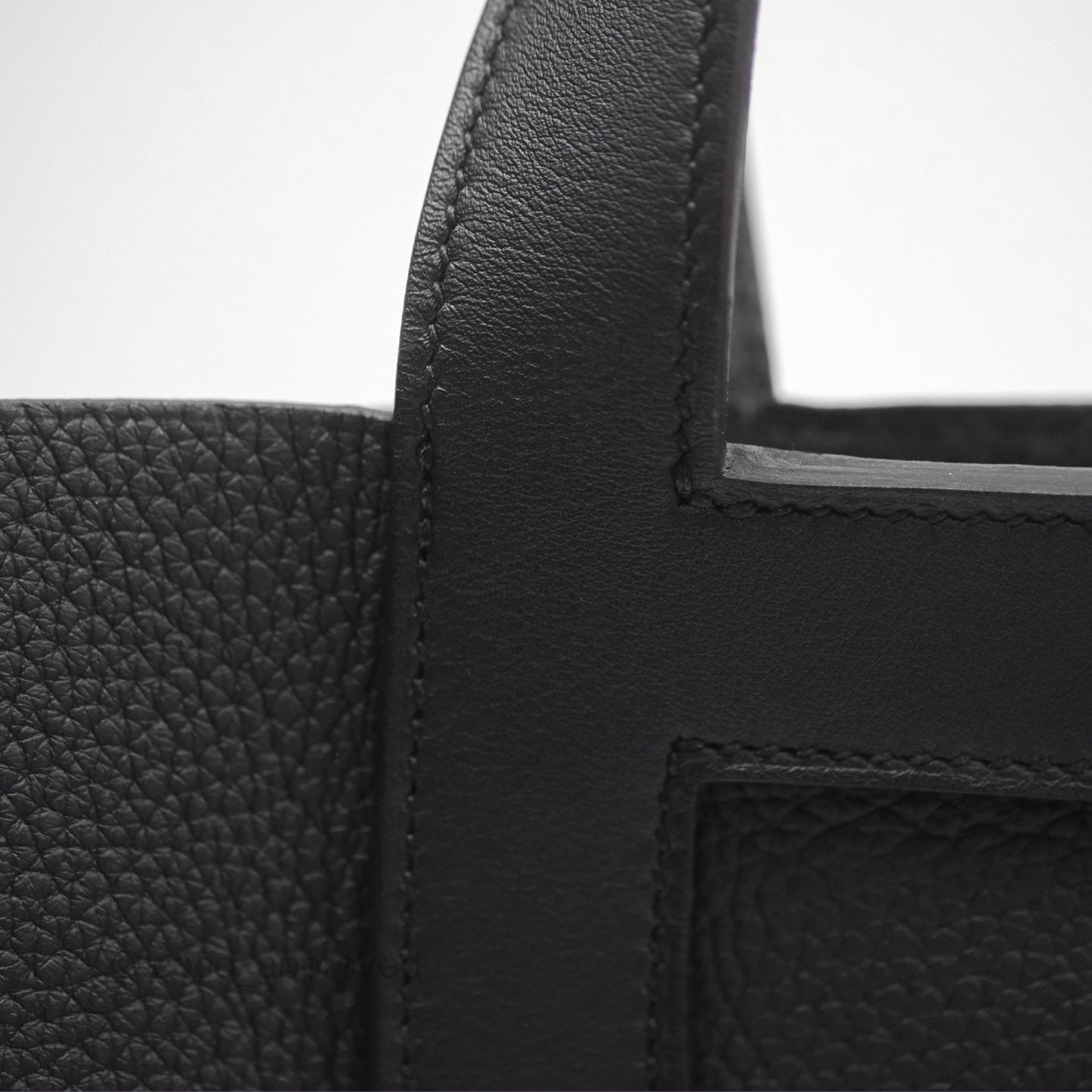 Hermès In-The-Loop 23 Noir 89 Clemence Palladium Hardware