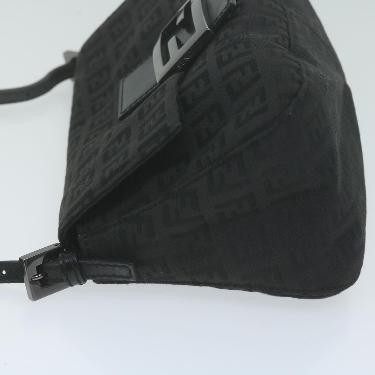 Luxury FendiZucchino Canvas Mamma Baguette Shoulder Bag Black65904