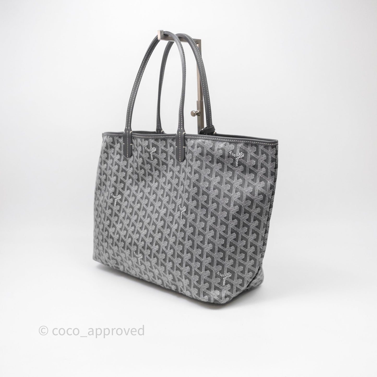 Goyard St Louis Tote PM ⁣⁣⁣⁣⁣⁣⁣⁣⁣⁣⁣⁣⁣⁣⁣⁣⁣⁣⁣⁣Grey