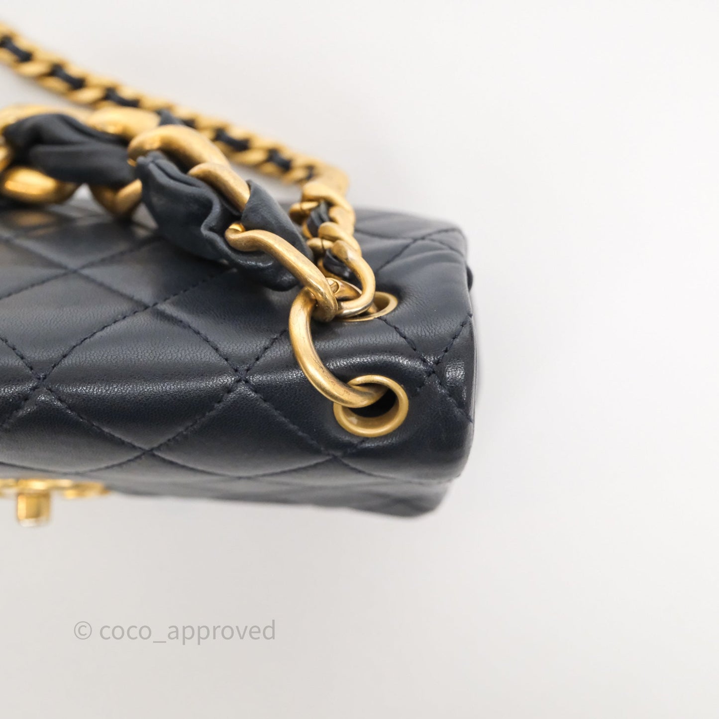 Chanel Quilted Entwined Chain Bag Navy Lambskin Aged Gold Hardware 21P