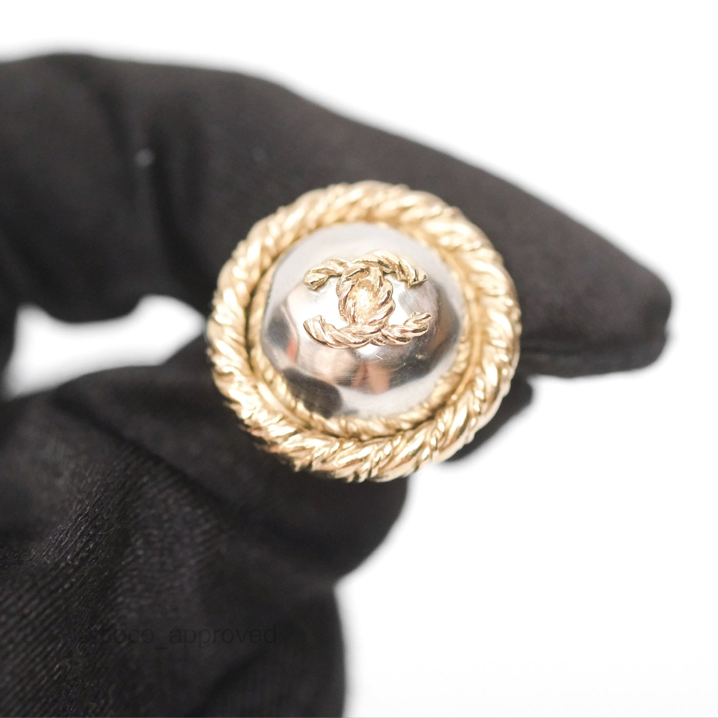 Chanel CC Round Earrings Gold Tone 15B