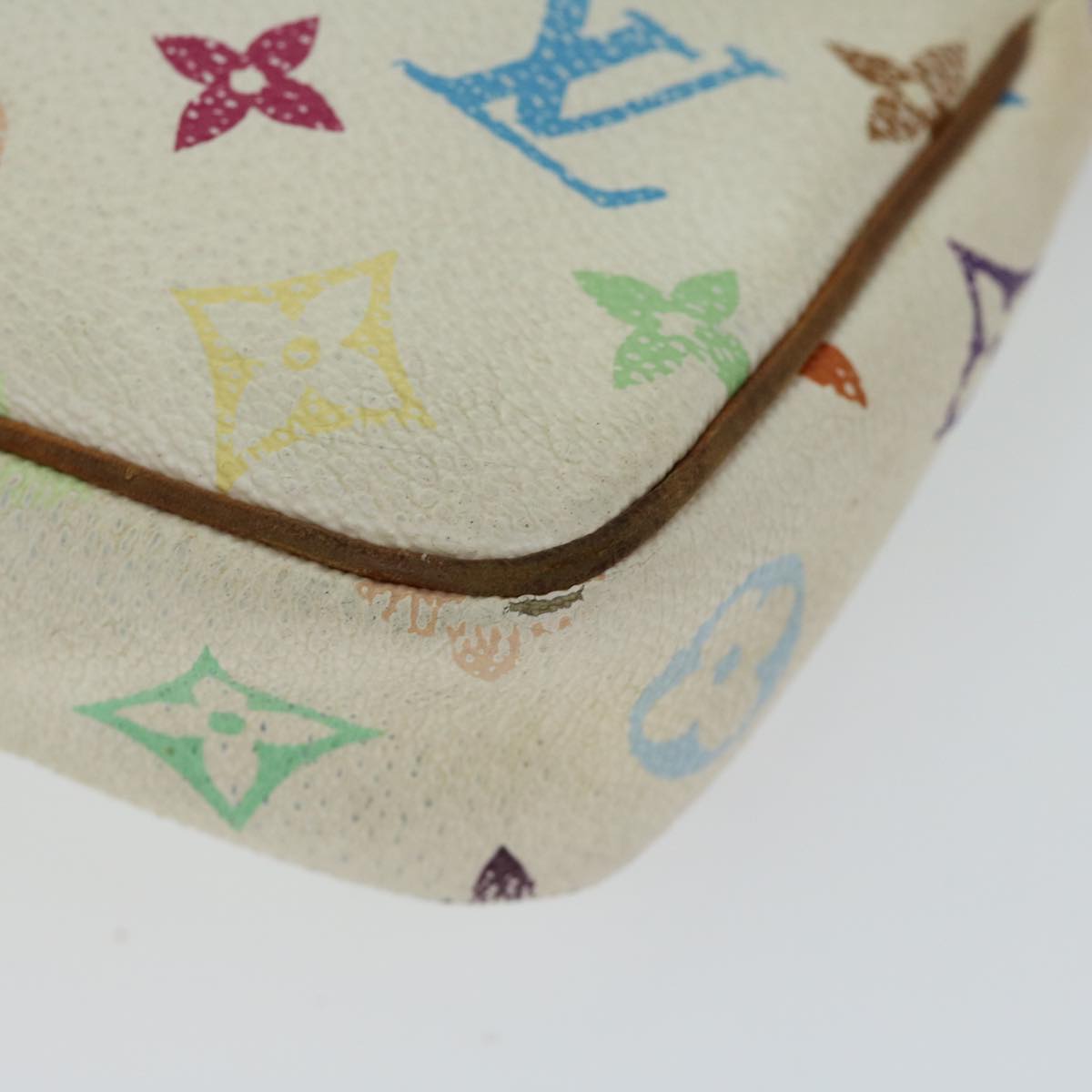 LOUIS VUITTON Multicolor Pochette Accessoires Pouch White M92649 LV 66409