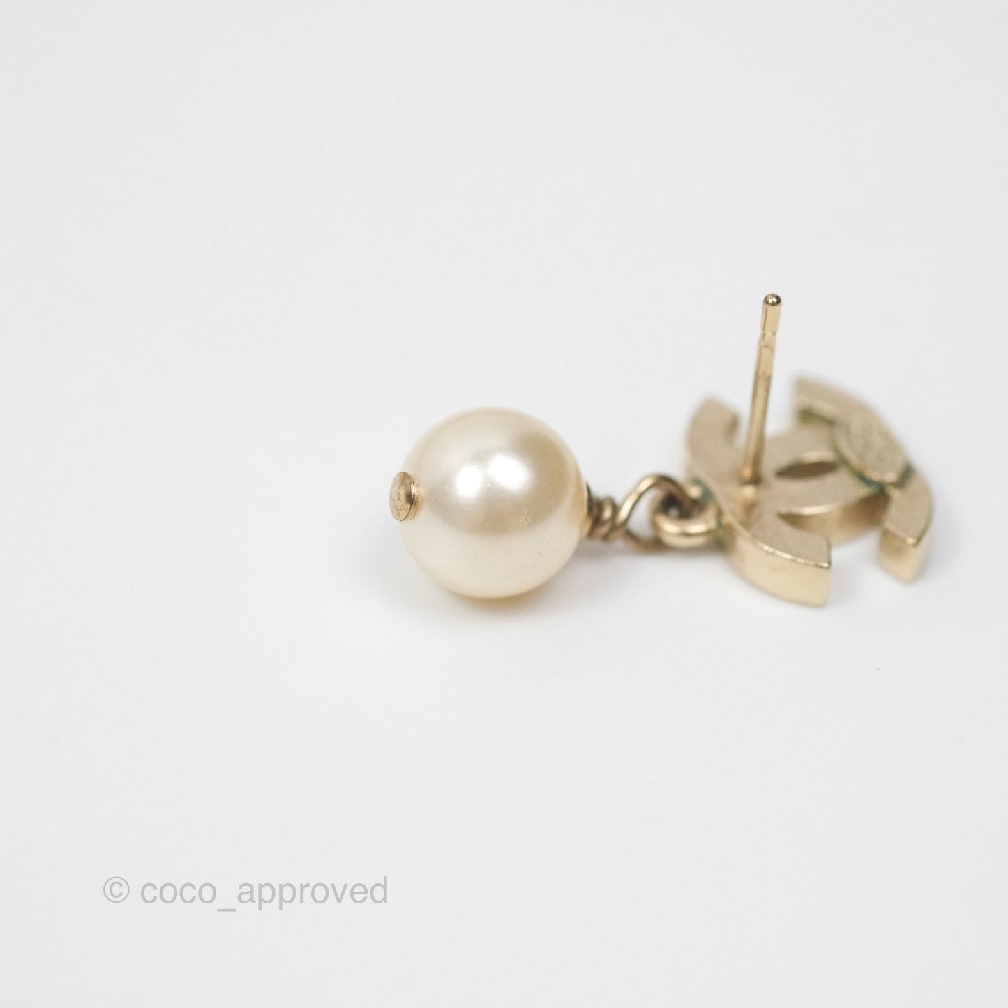 Chanel CC Pearl Drop Earrings Gold Tone 12W