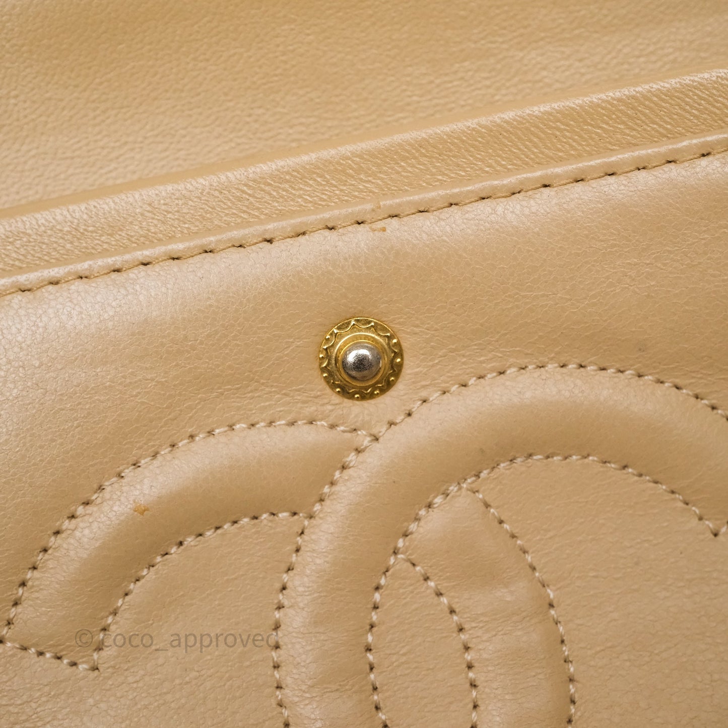 Chanel Vintage Medium Classic Flap Beige Lambskin 24K Gold Hardware