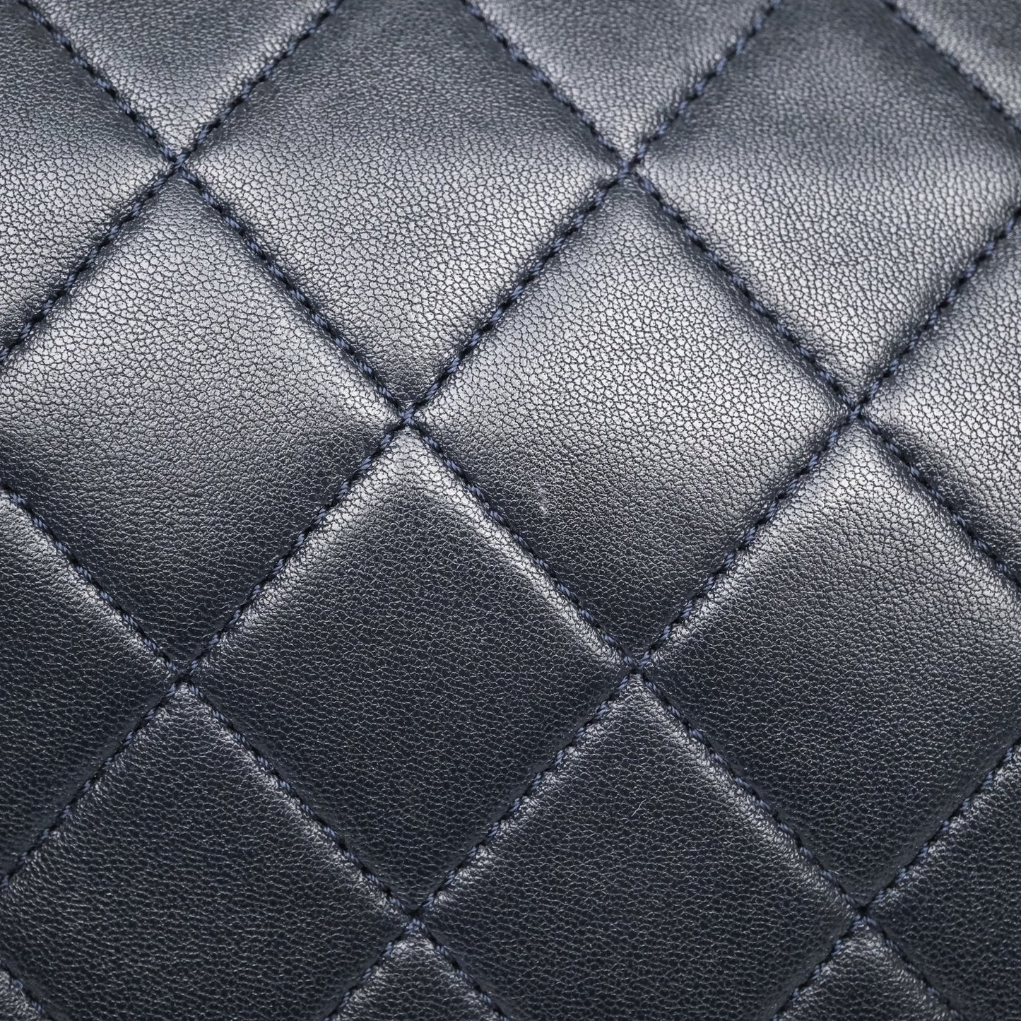 Chanel Quilted Entwined Chain Bag Navy Lambskin Aged Gold Hardware 21P