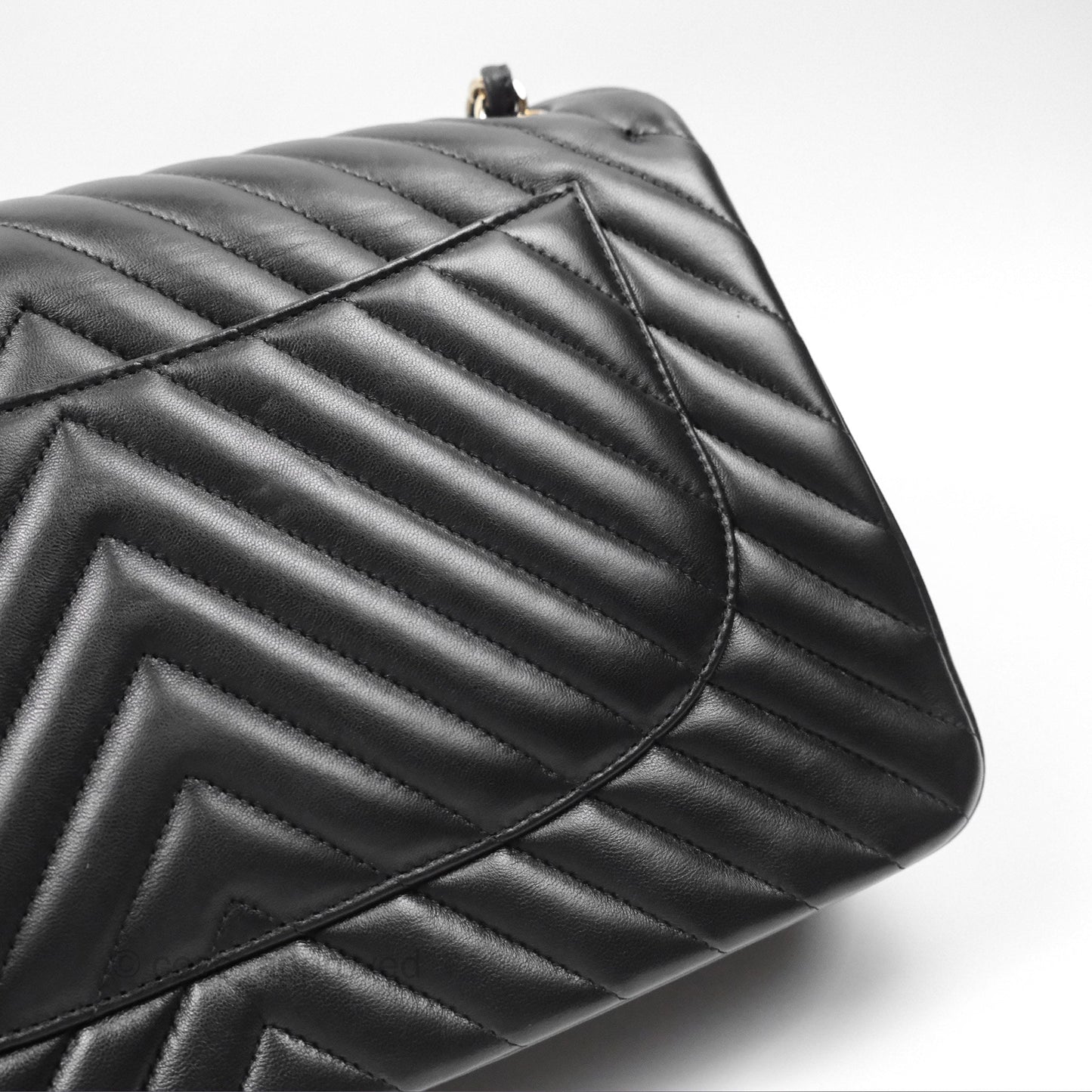 Chanel Chevron Jumbo Double Flap Black Lambskin Gold Hardware⁣⁣