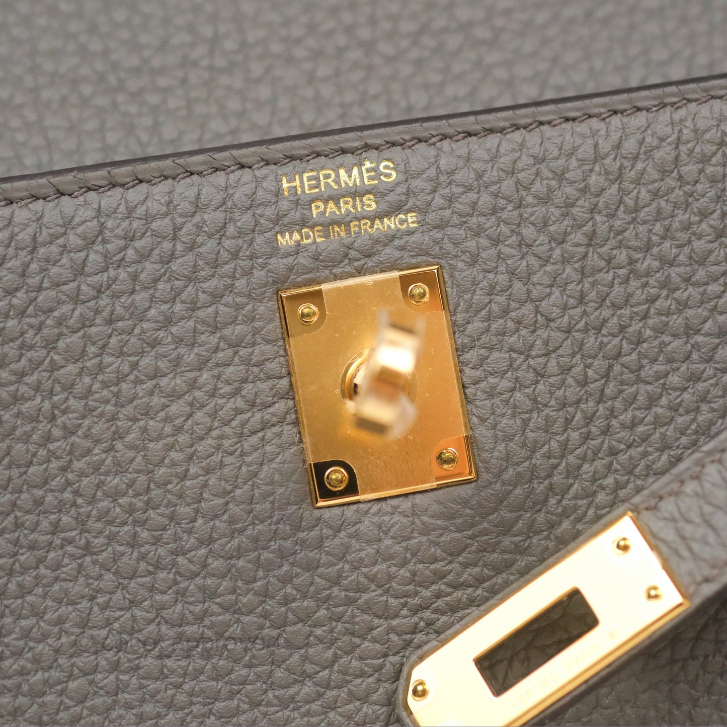 Hermès Kelly 25 Retourne Gris Etain 8F Togo Gold Hardware