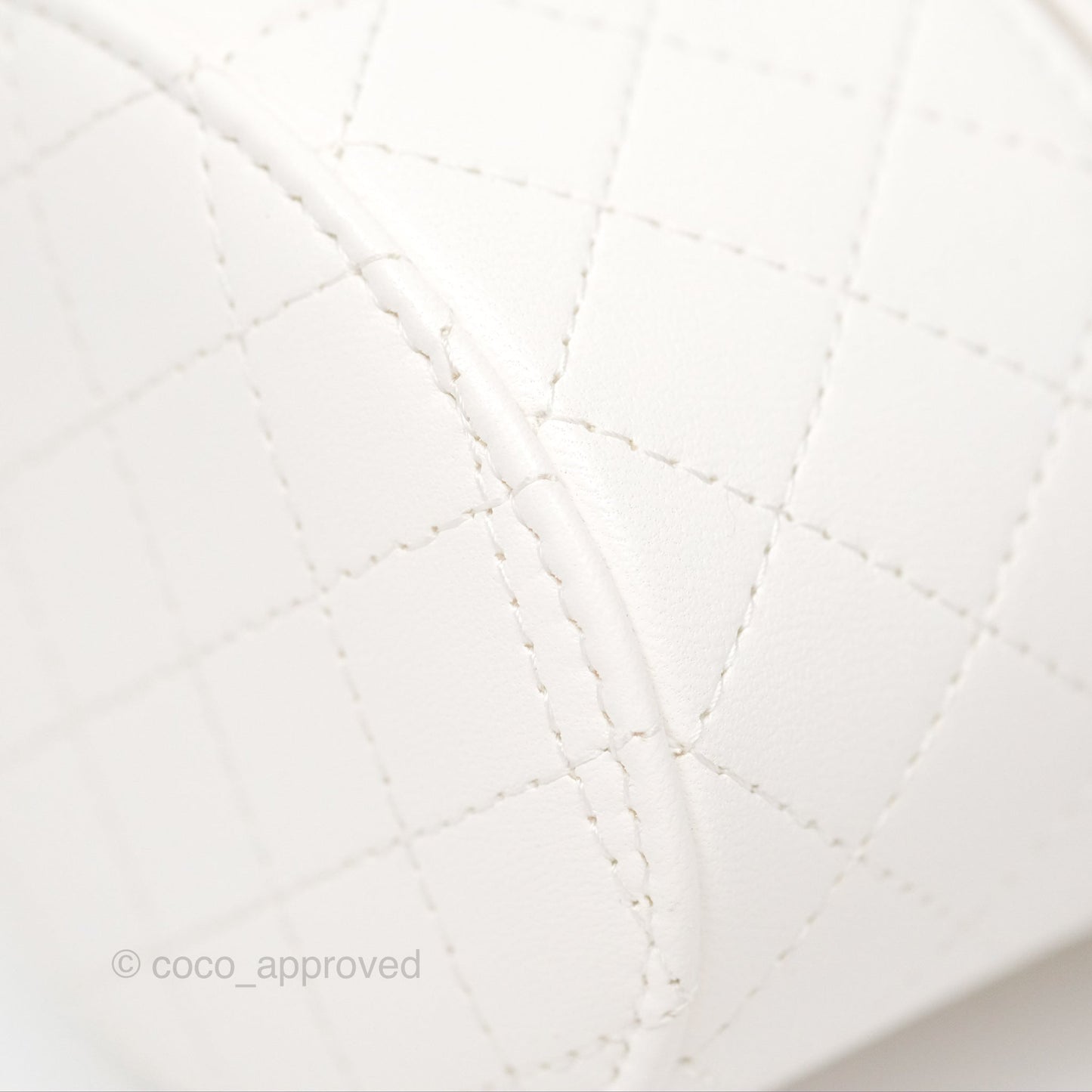 Chanel Quilted Round Vanity Clutch With Chain Lambskin White Gold Hardware