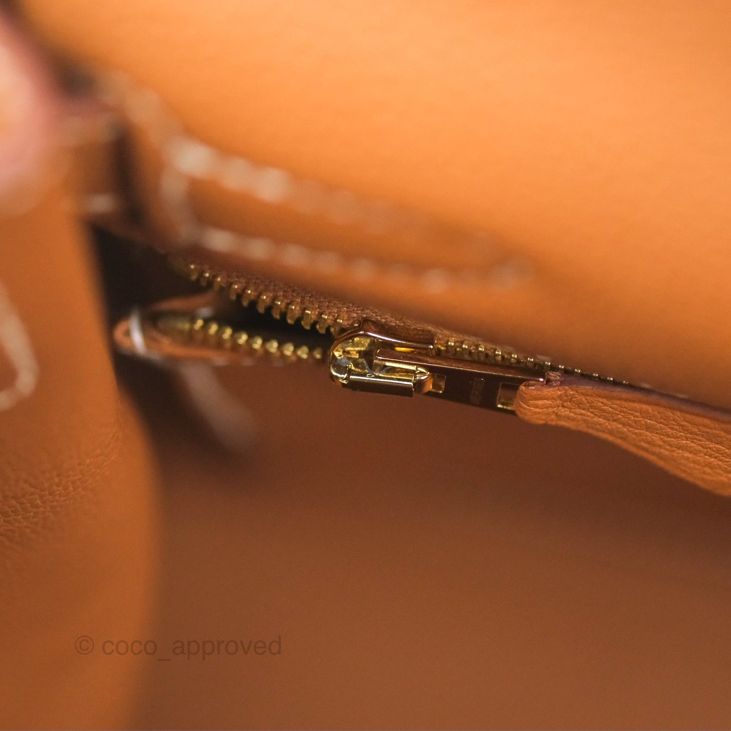 Hermès Retourne Kelly 28 Gold Togo Gold Hardware