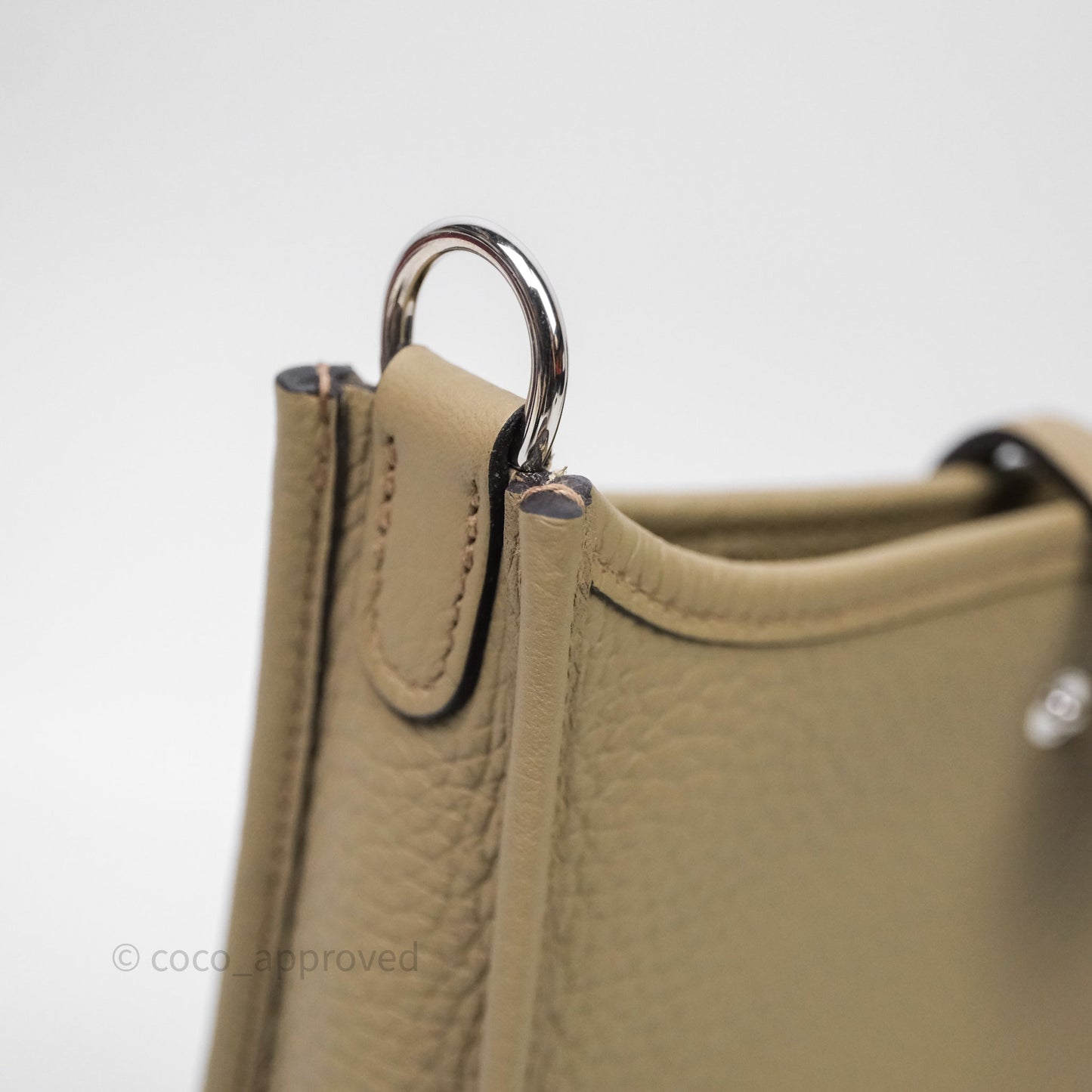 Hermès Mini Evelyne 16 Beige Marfa 8Q Clemence Gold Hardware