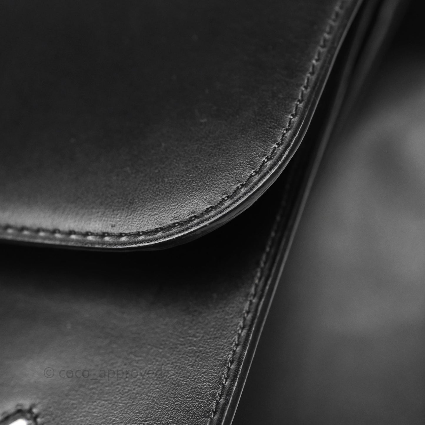 Delvaux Brillant L'Humour MM Black Calfskin
