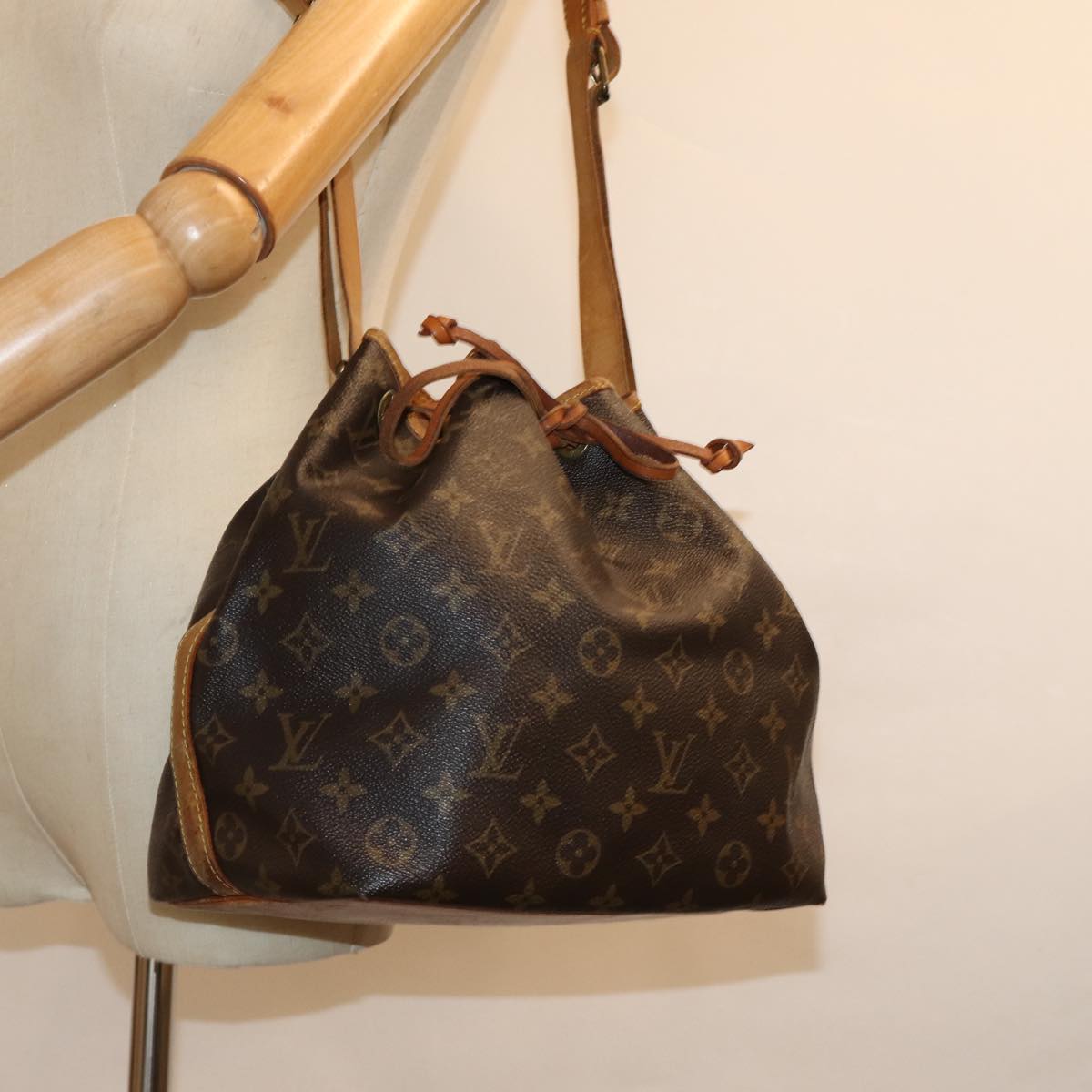 LOUIS VUITTON Monogram Petit Noe Shoulder Bag M42226 LV 69574