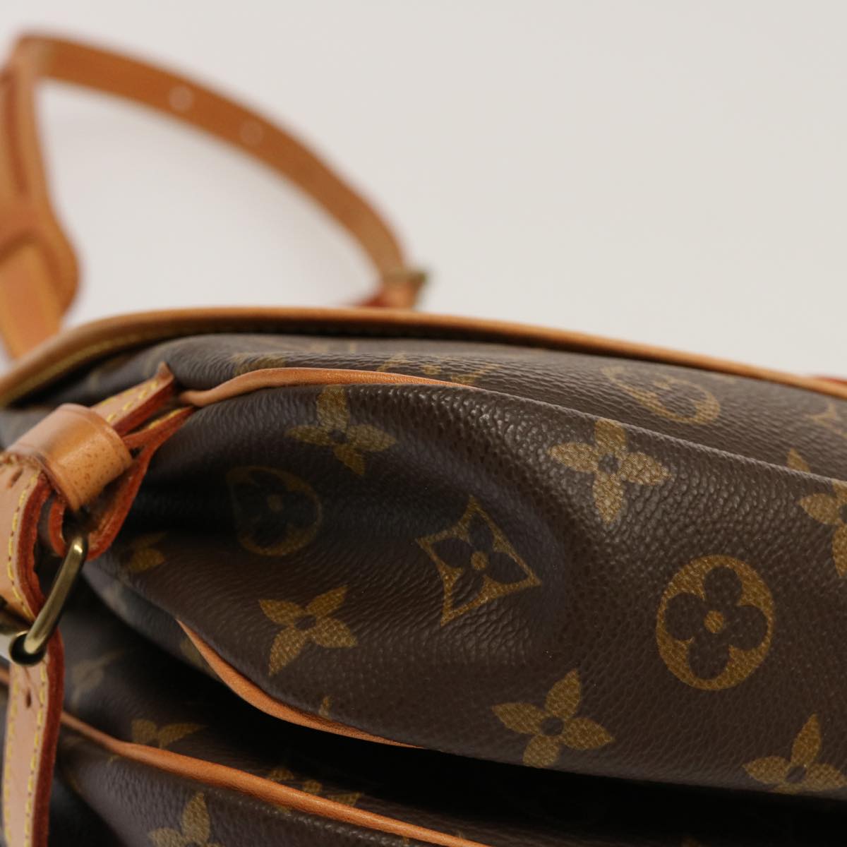 LOUIS VUITTON Monogram Saumur 30 Shoulder Bag M42256 LV 69874A
