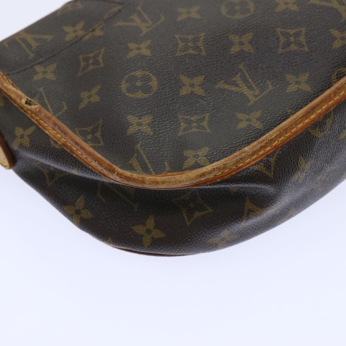 LOUIS VUITTON Monogram Menilmontant PM Shoulder Bag M40474 LV 69878