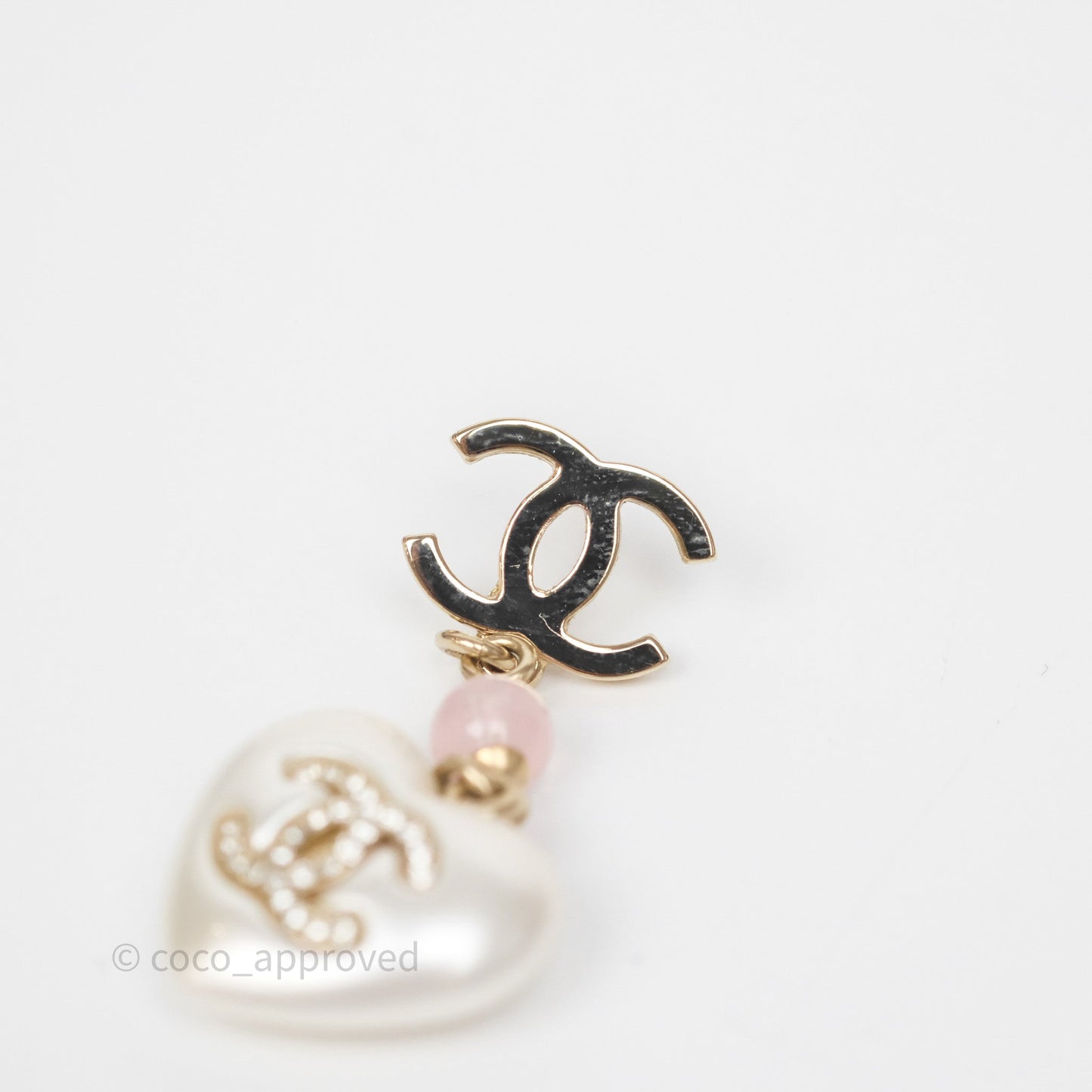 Chanel CC Pink Bead Heart Pearl Crystal CC Drop Earrings Gold Tone 21B