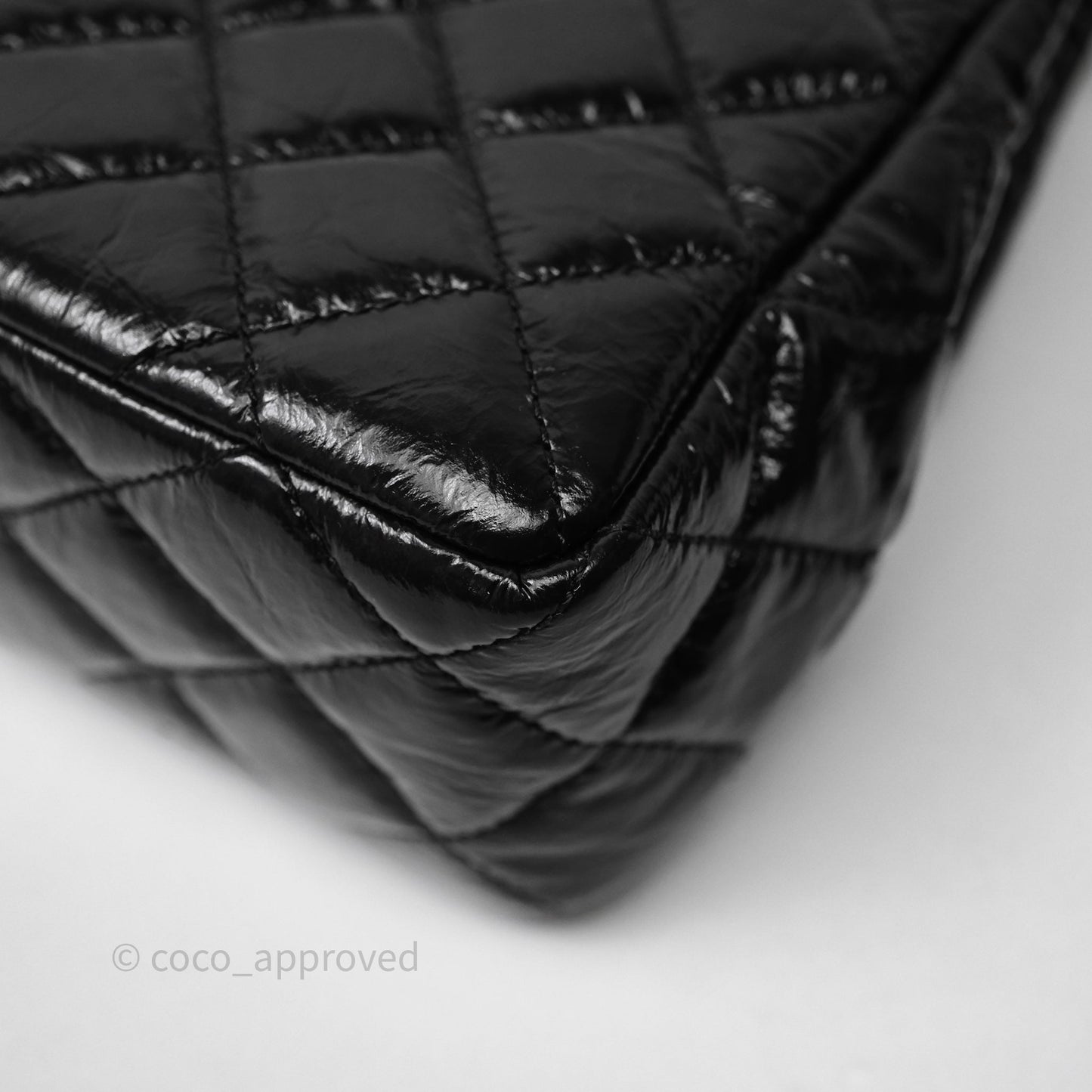 Chanel Medium Quilted Wavy CC Hobo Black Shiny Crumpled Calfskin Aged Gold Hardware