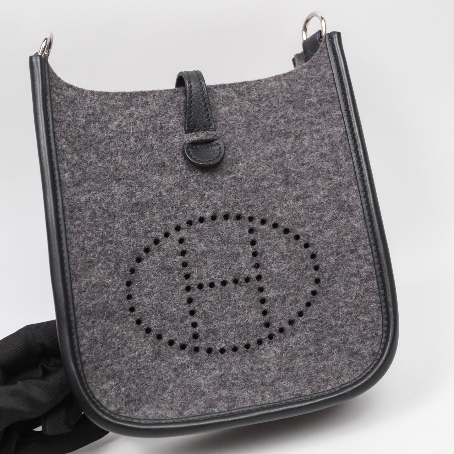 Hermès Mini Evelyne 16 Graphite 88 / Noir 89 Wool Swift Palladium Hardware