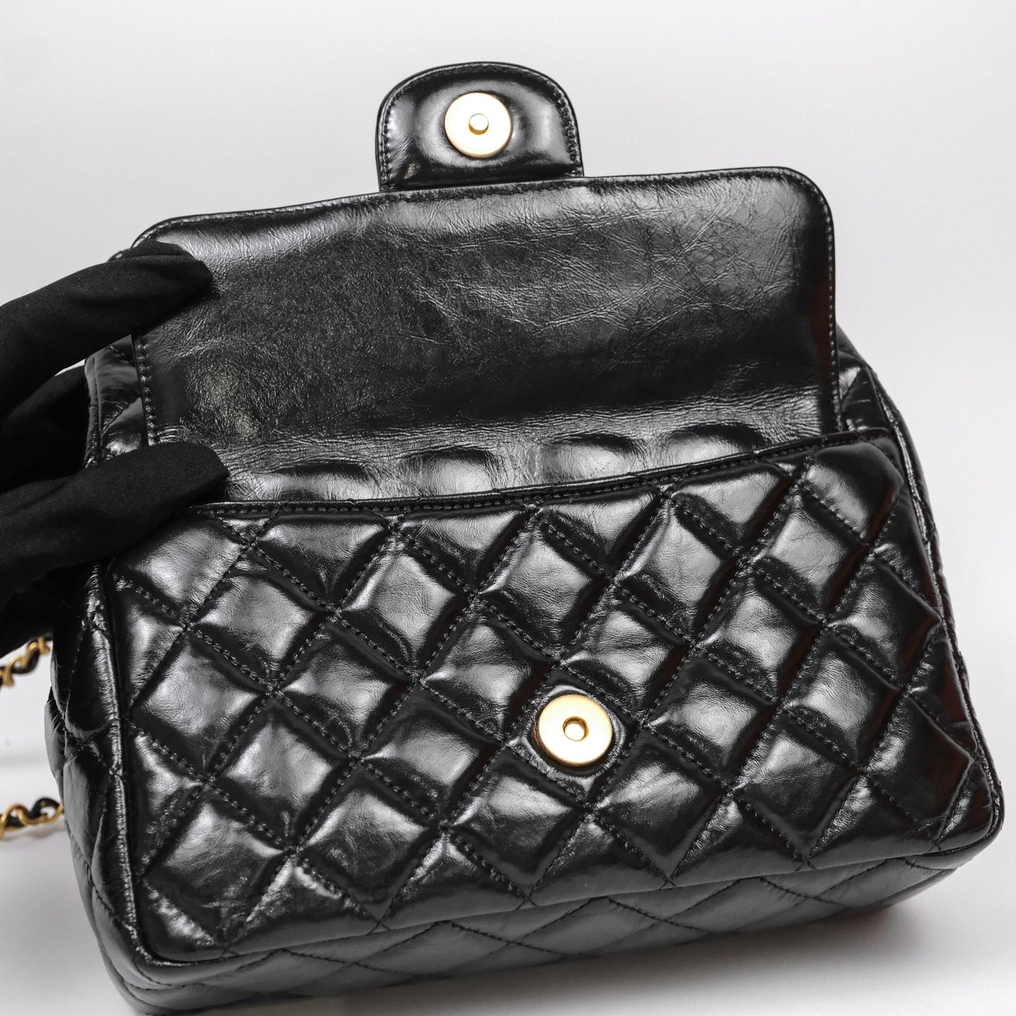 Chanel Medium Quilted Wavy CC Hobo Black Shiny Crumpled Calfskin Aged Gold Hardware