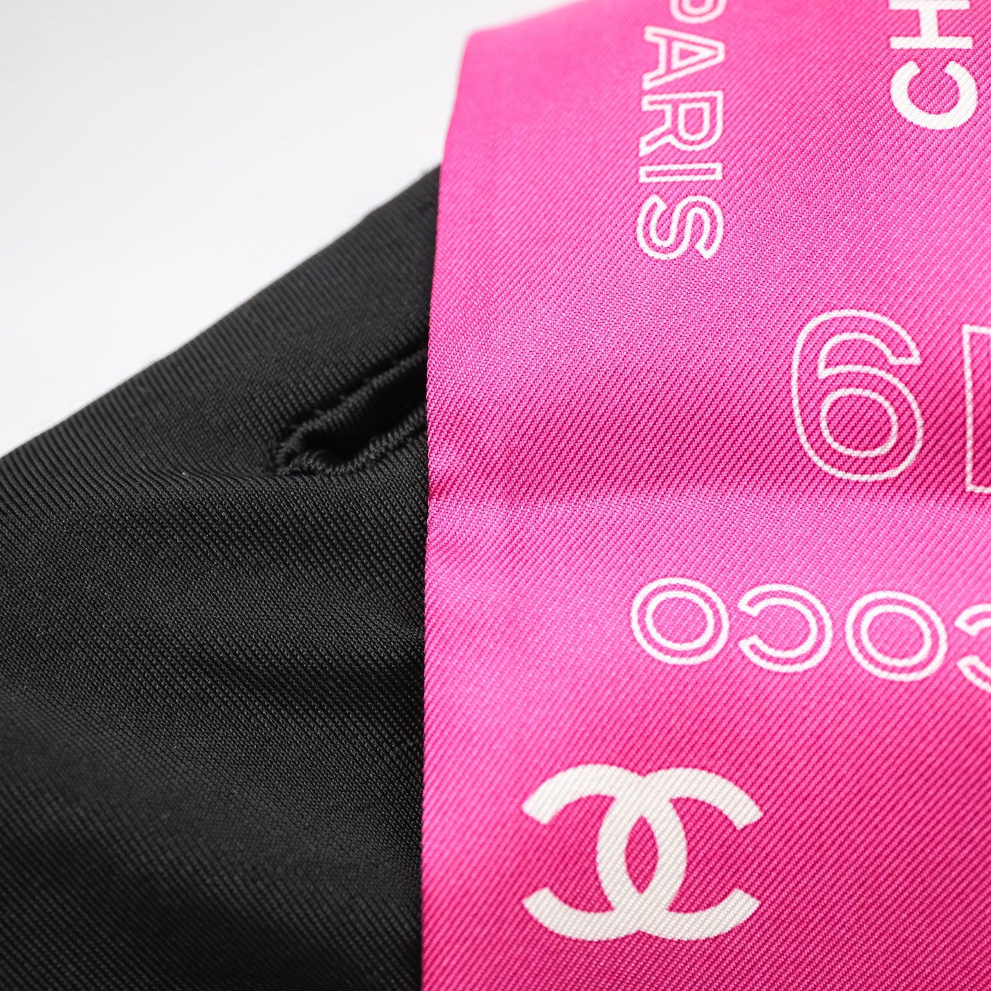 Chanel CC Silk Twilly in Pink & White