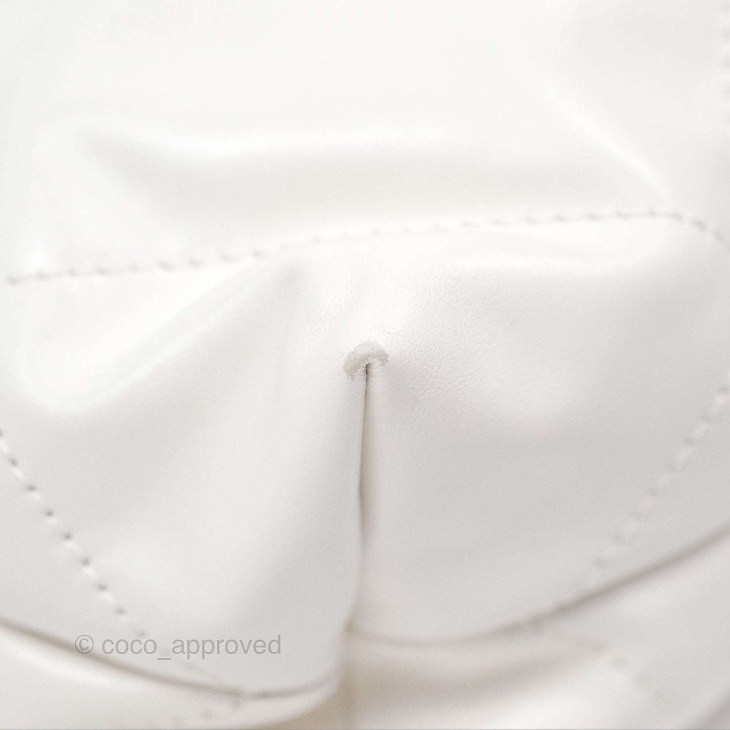 Chanel 22 Small White Shiny Calfskin Aged Gold Hardware