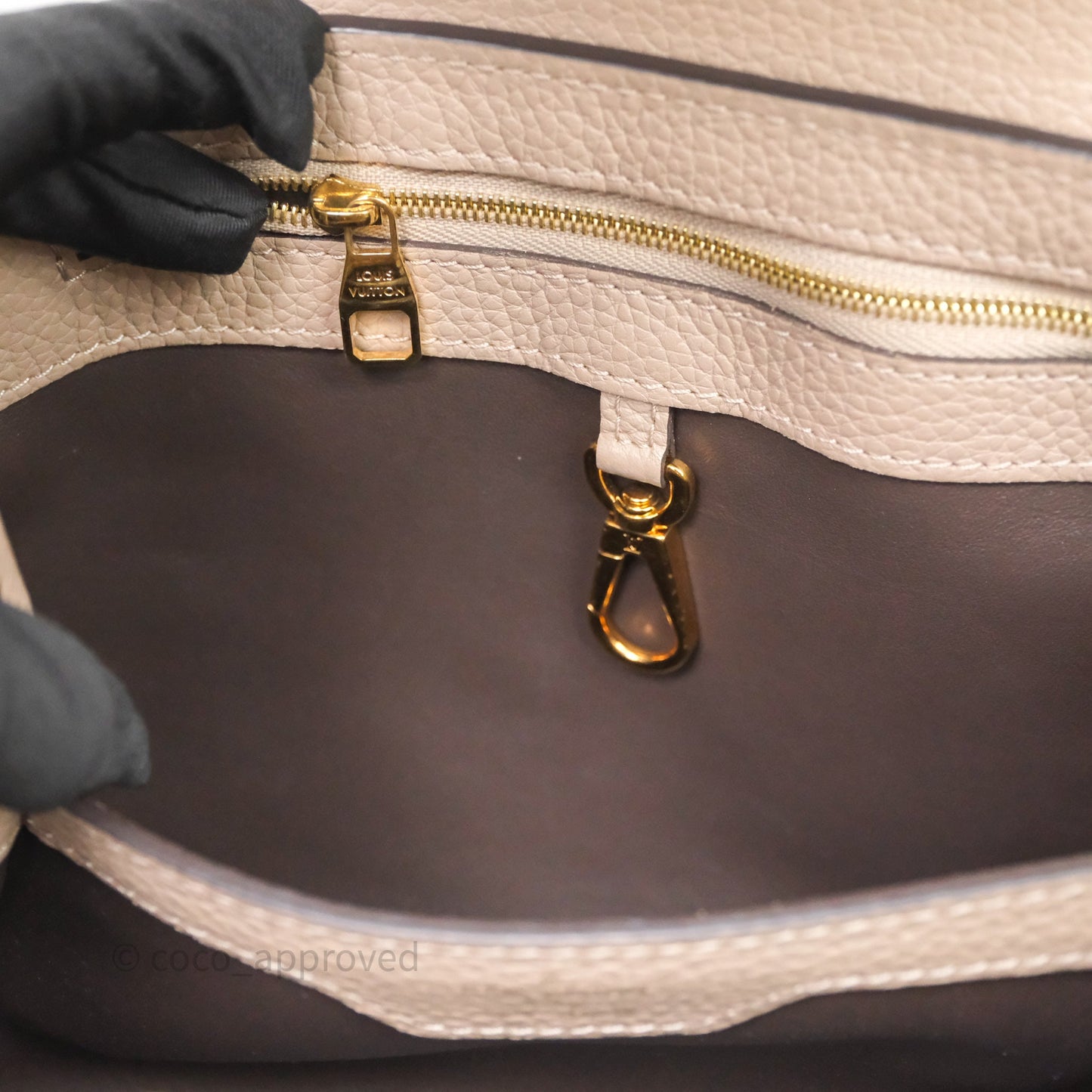 Louis Vuitton Taurillon Capucines BB Galet