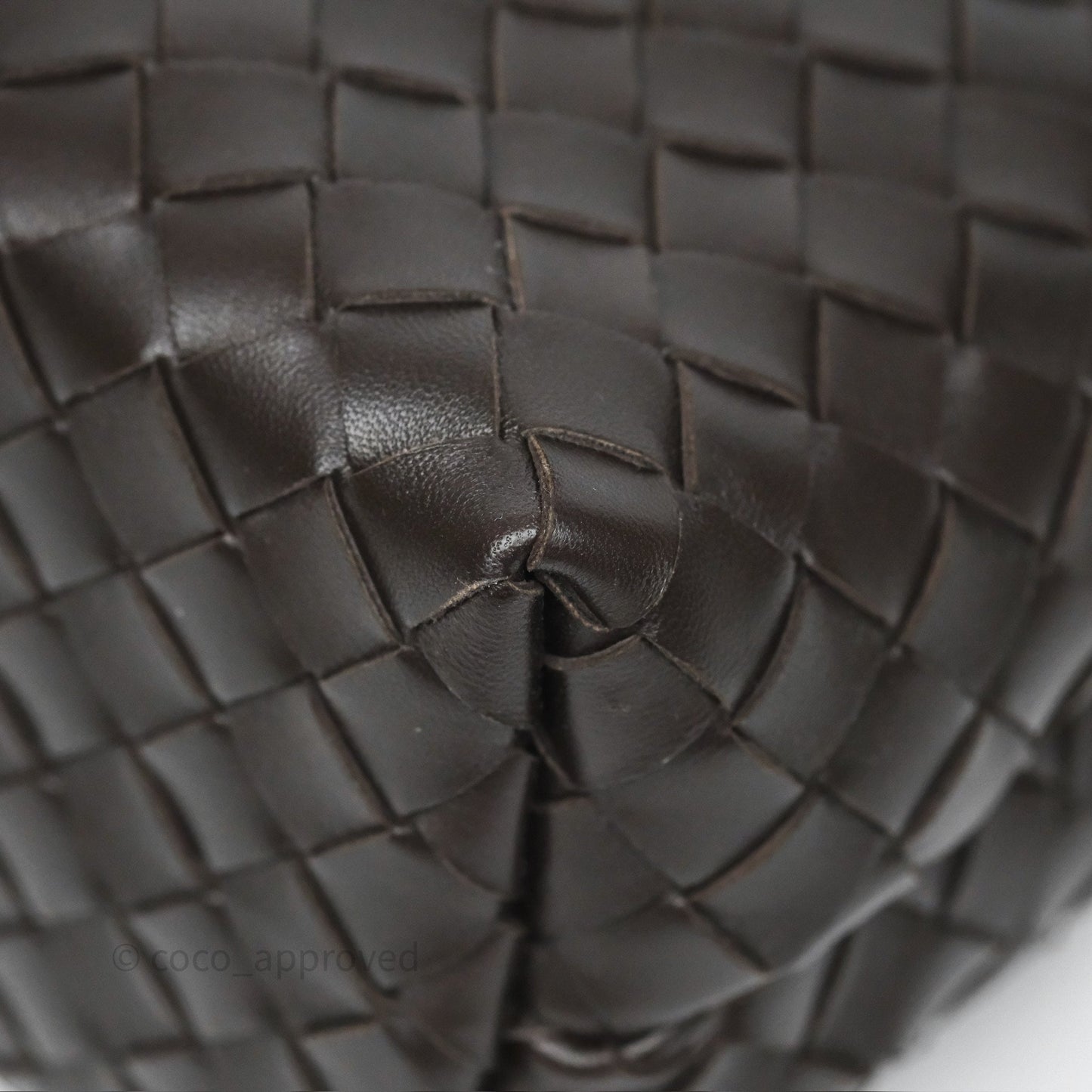 Bottega Veneta Medium Andiamo Bag Fondant Brown Intrecciato Lambskin