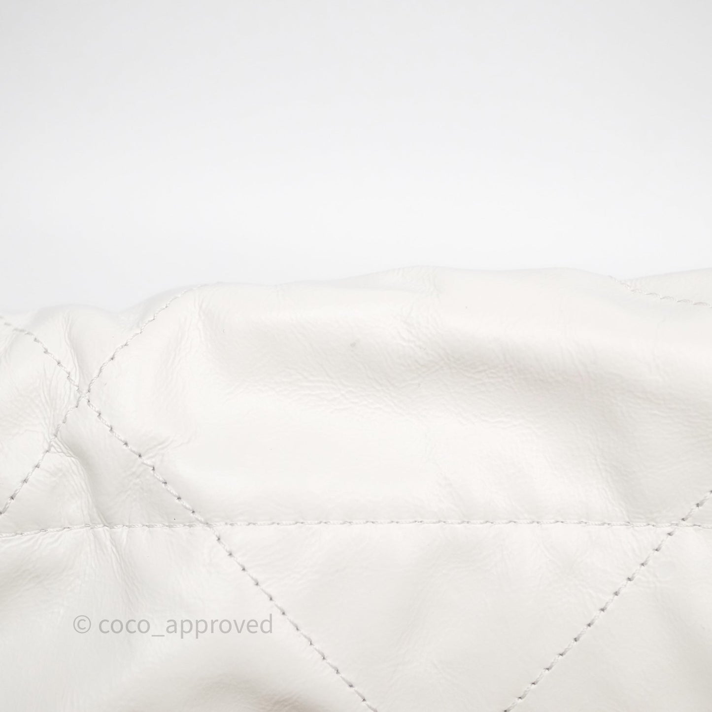 Chanel 22 Small White Shiny Crumpled Calfskin Aged Gold Hardware
