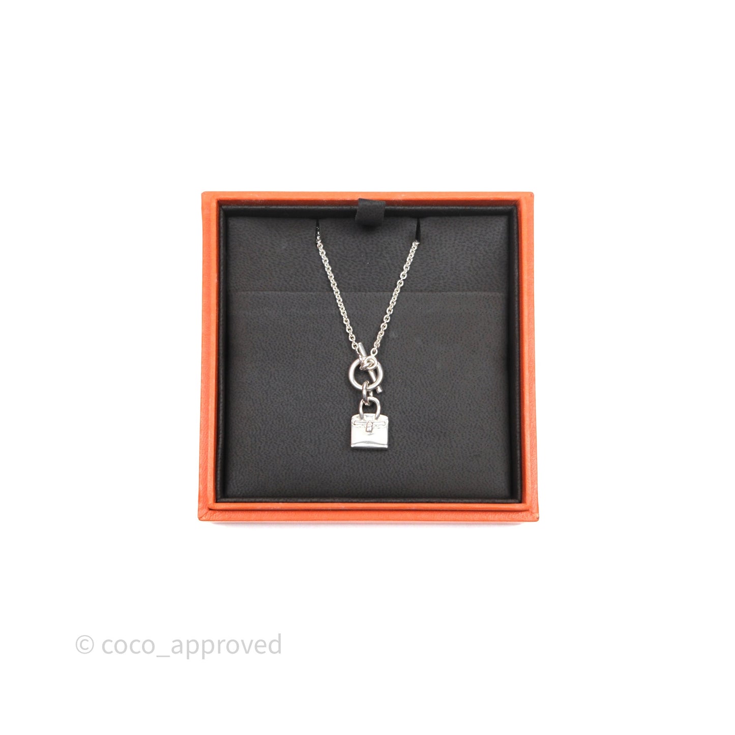 Hermès Amulettes Kelly Pendant in Sterling Silver