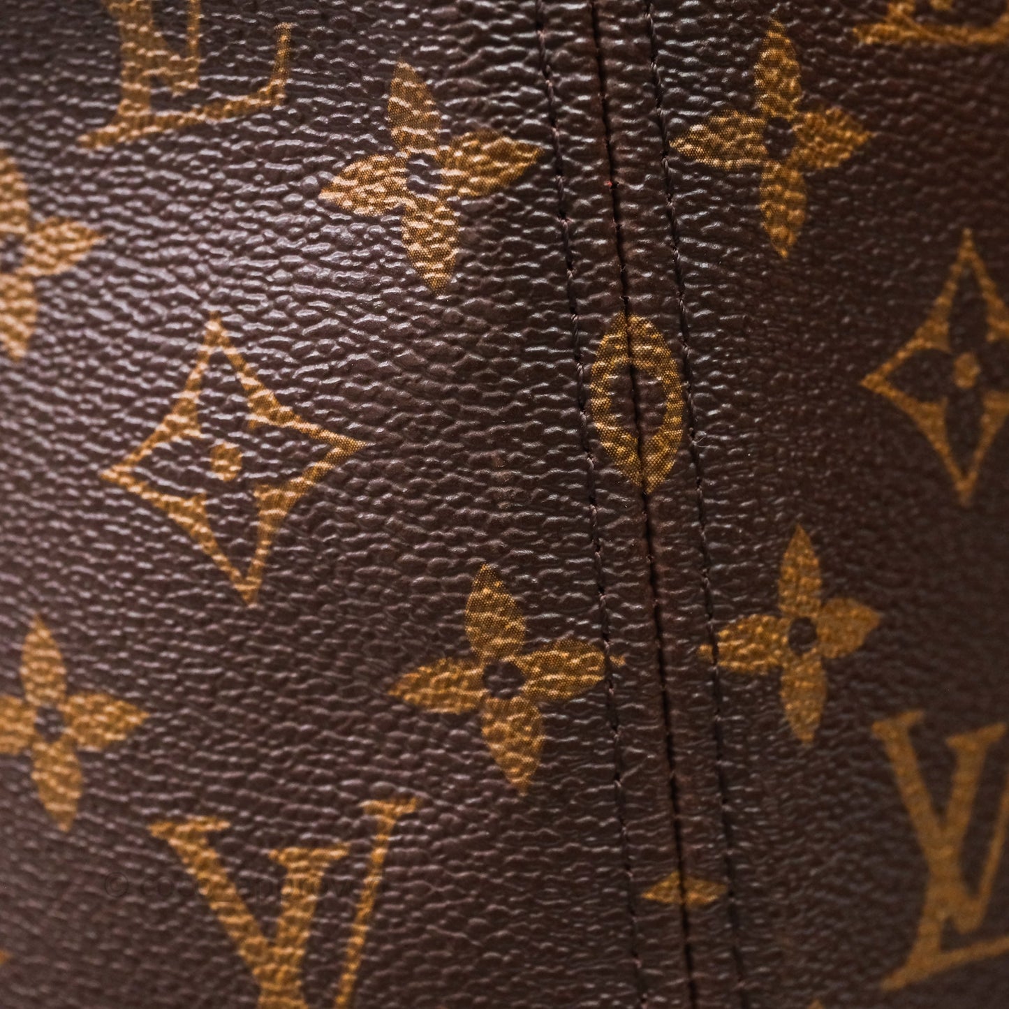 Louis Vuitton Neverfull MM Tote Bag Monogram Canvas