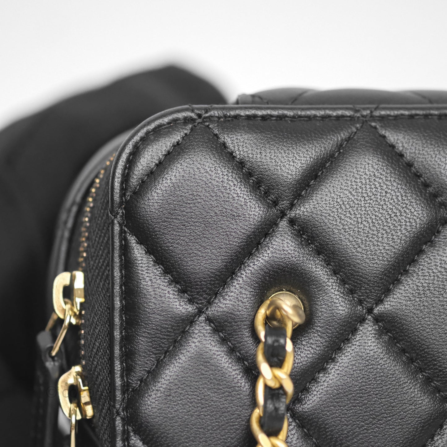 Chanel Vanity With Pearl Crush Chain Black Lambskin Aged Gold Hardware