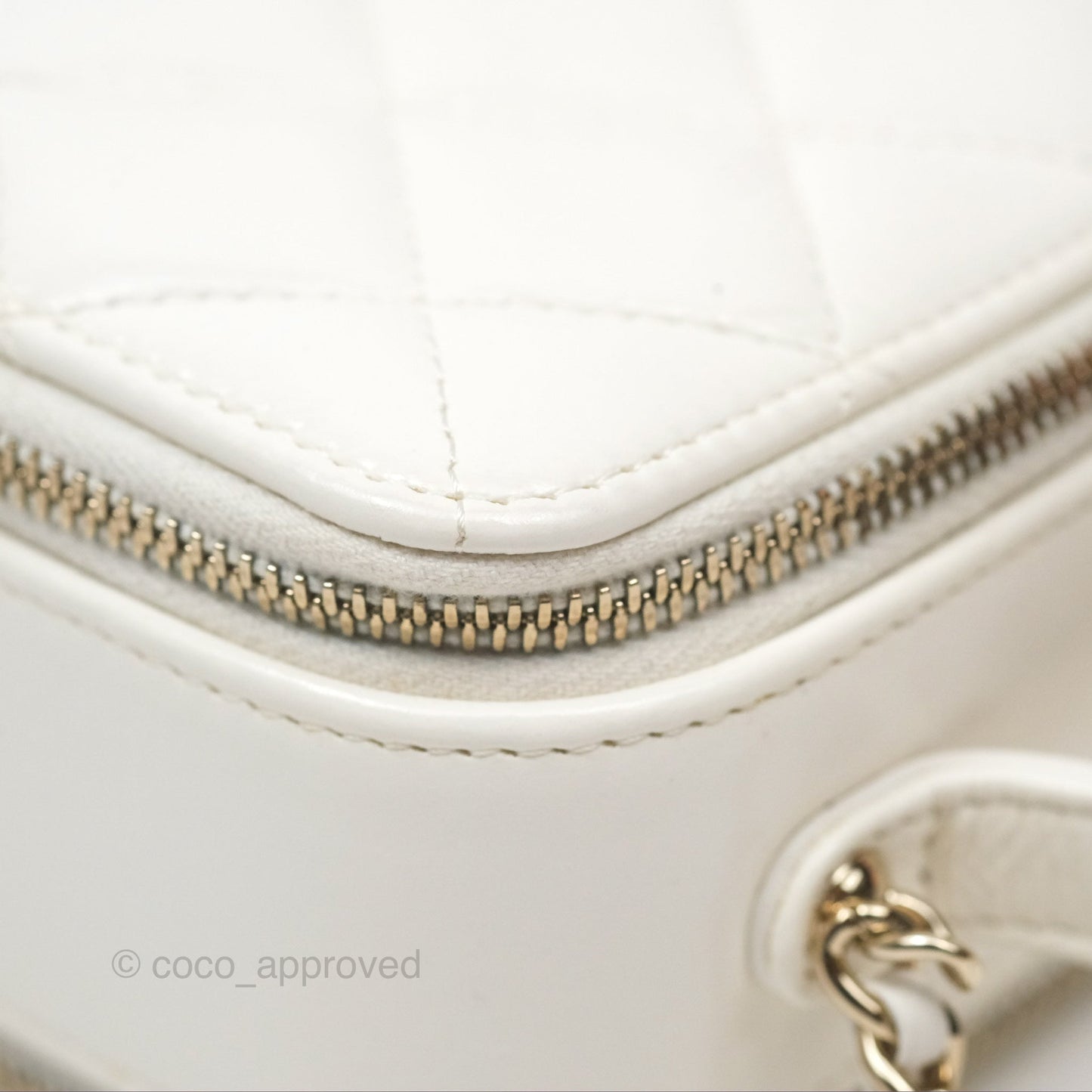 Chanel Top Handle Quilted Vanity Case White Shiny Lambskin Good Hardware