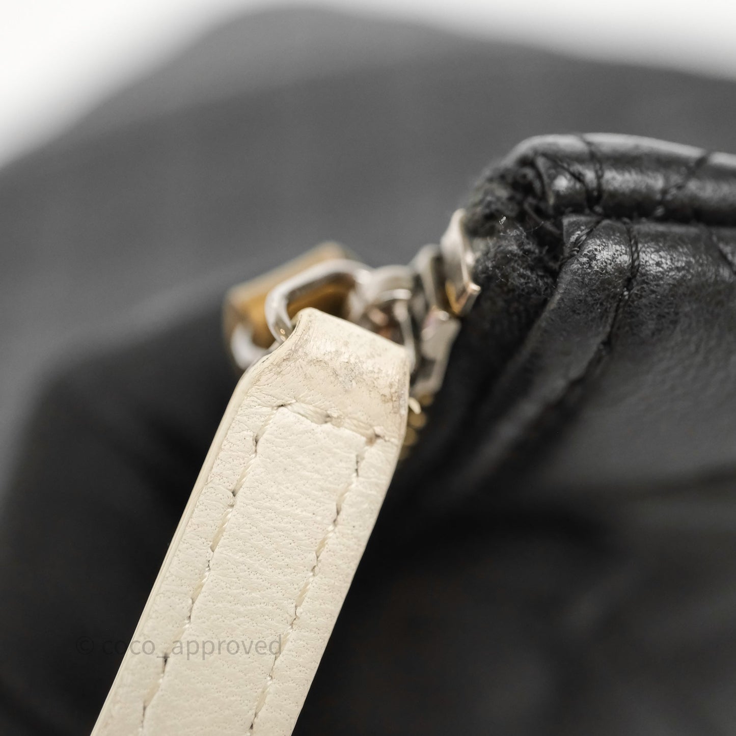 Chanel Classic Zipper O Case Black/ White Gold Hardware
