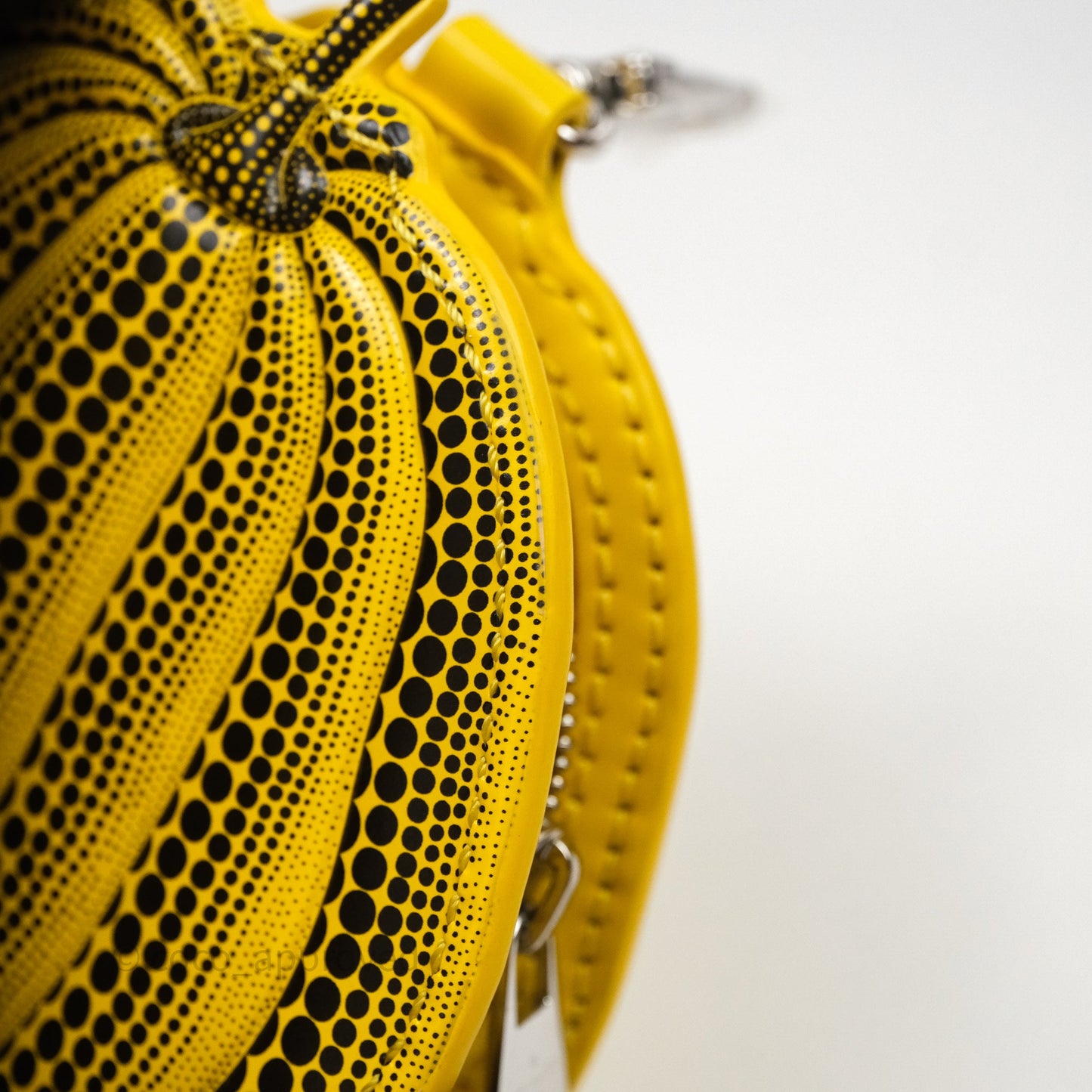 Louis Vuitton x Yayoi Kusama Epi Marellini Bag Infinity Dots Yellow Silver Hardware