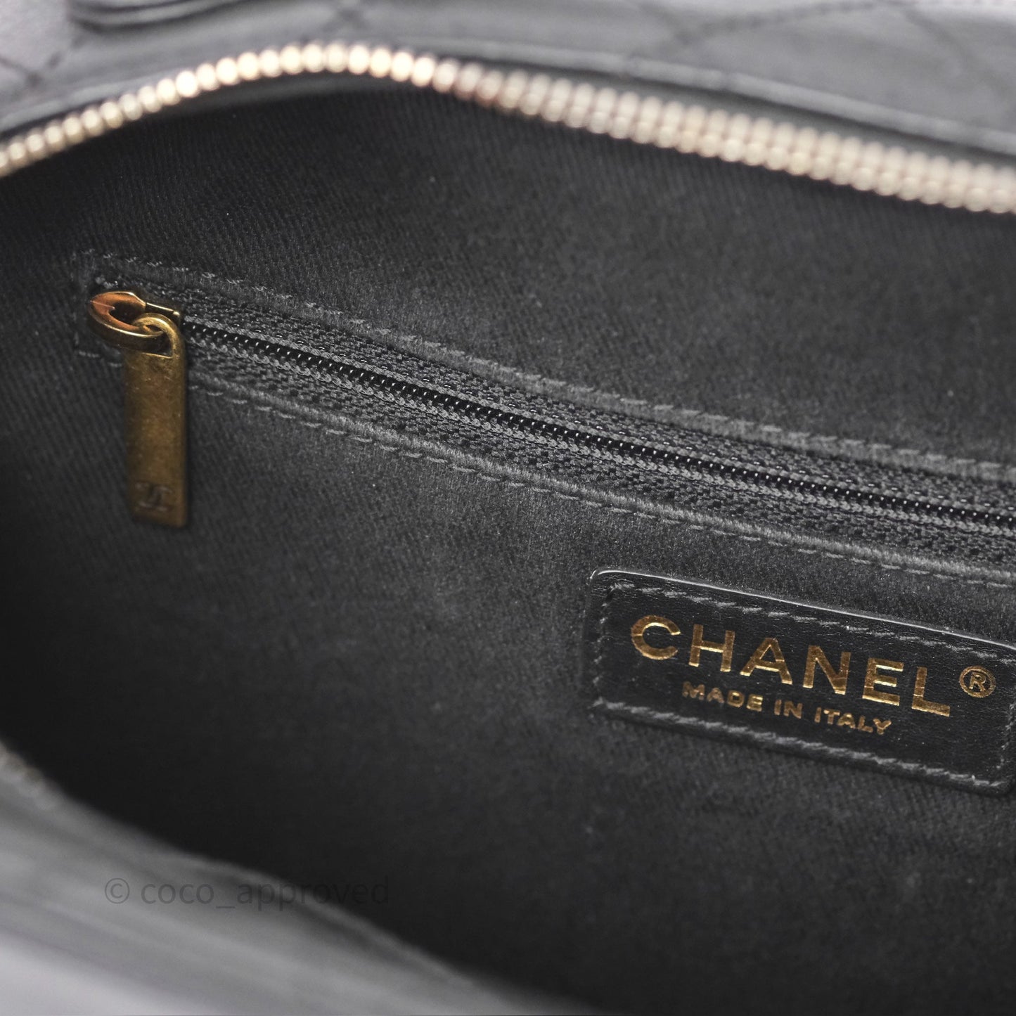 Chanel Coco Curve Vanity Black Calfskin & Goatskin Antique Gold Hardware