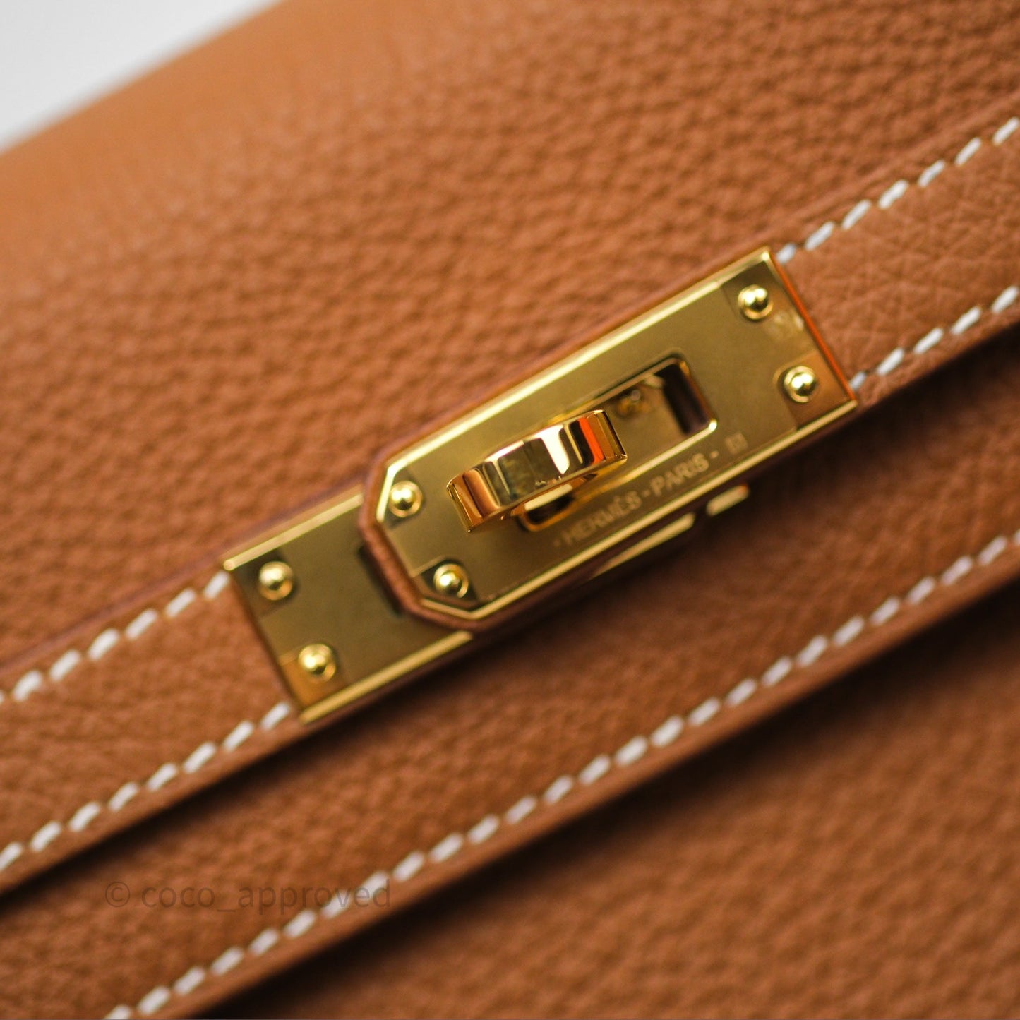 Hermès Retourne Kelly 25 Gold 37 Togo Gold Hardware