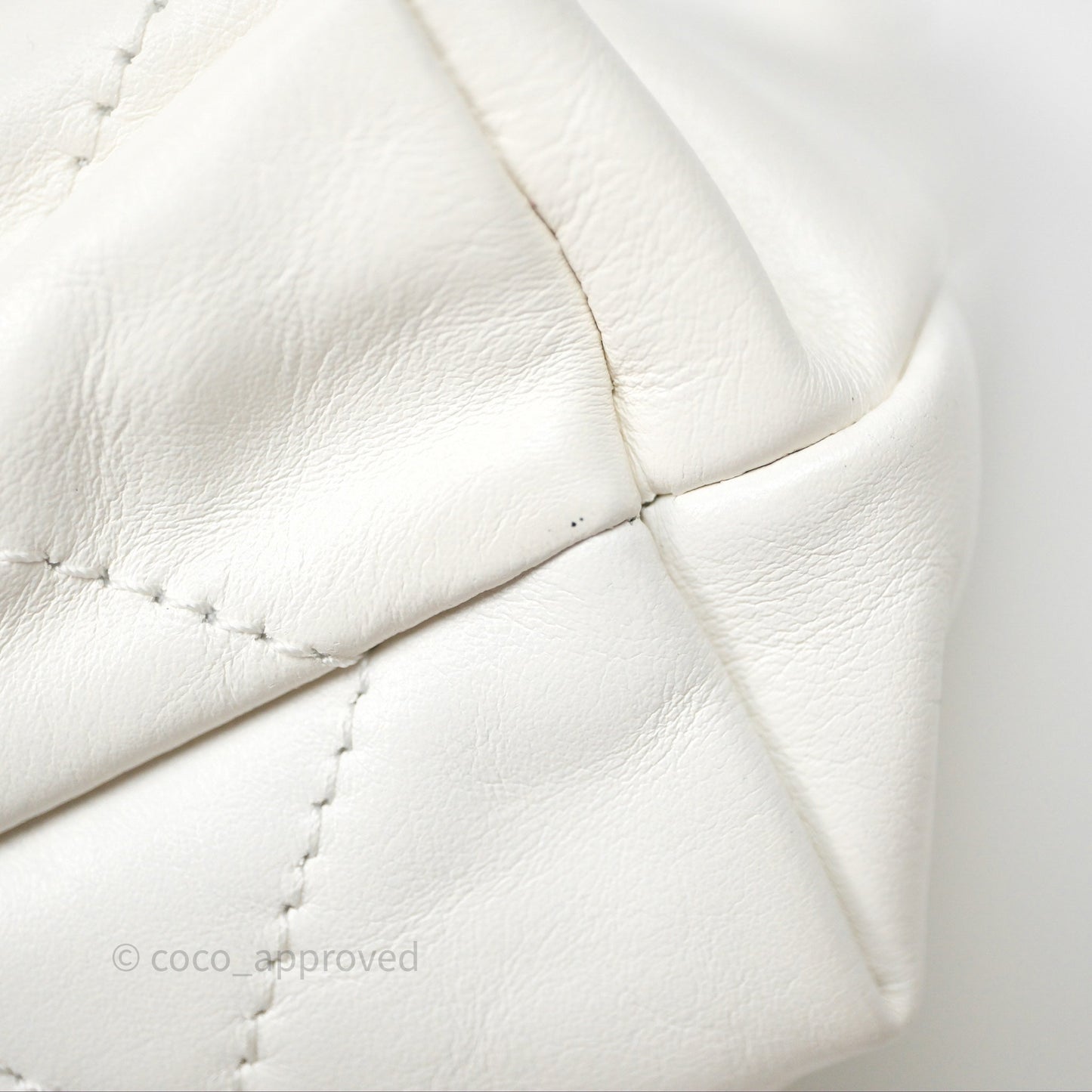 Chanel 22 Mini Bag White Shiny Crumpled Calfskin