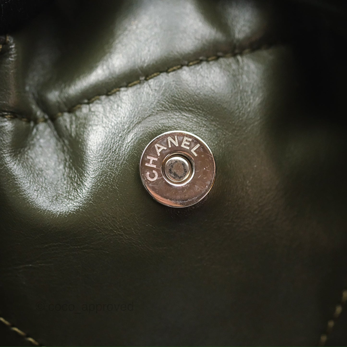 Chanel 22 Medium Green Shiny Calfskin Ruthenium Hardware