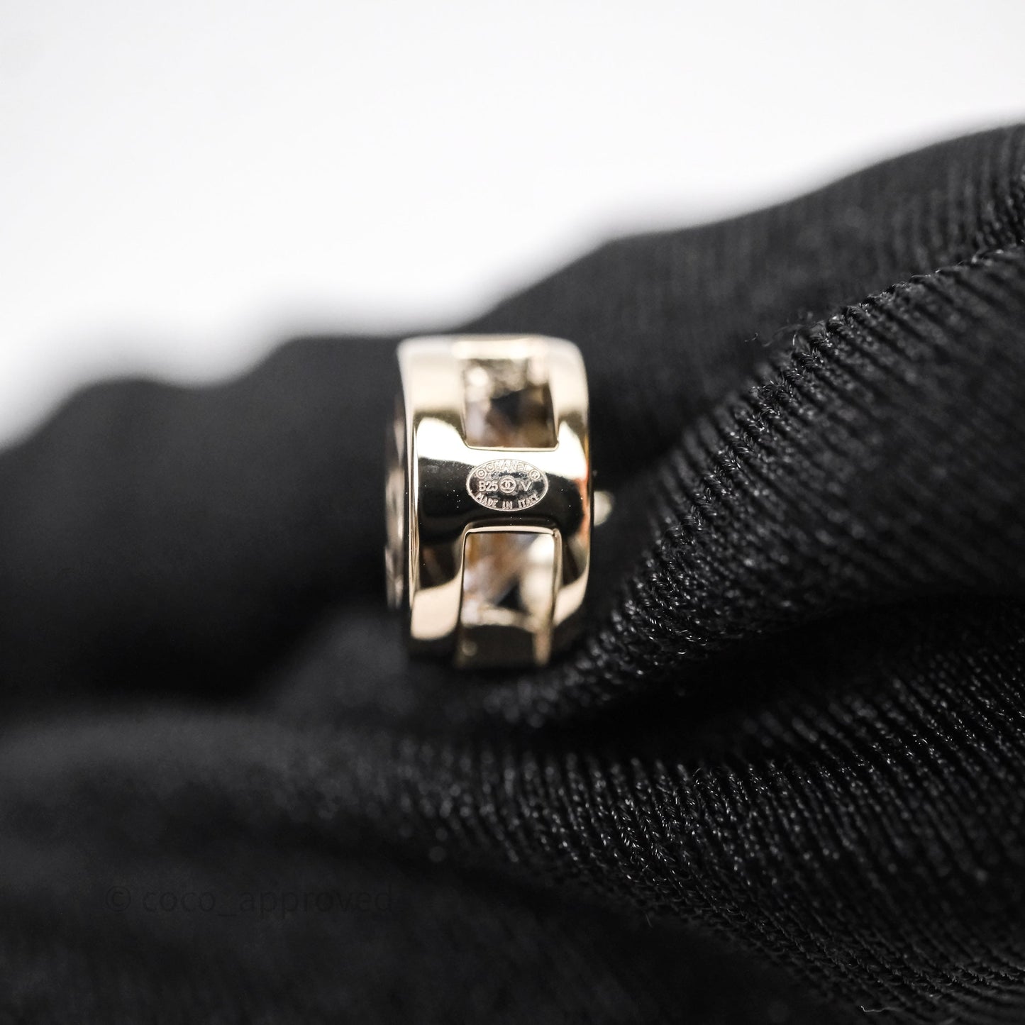 Chanel Crystals CC Round Earrings Gold Tone 25V