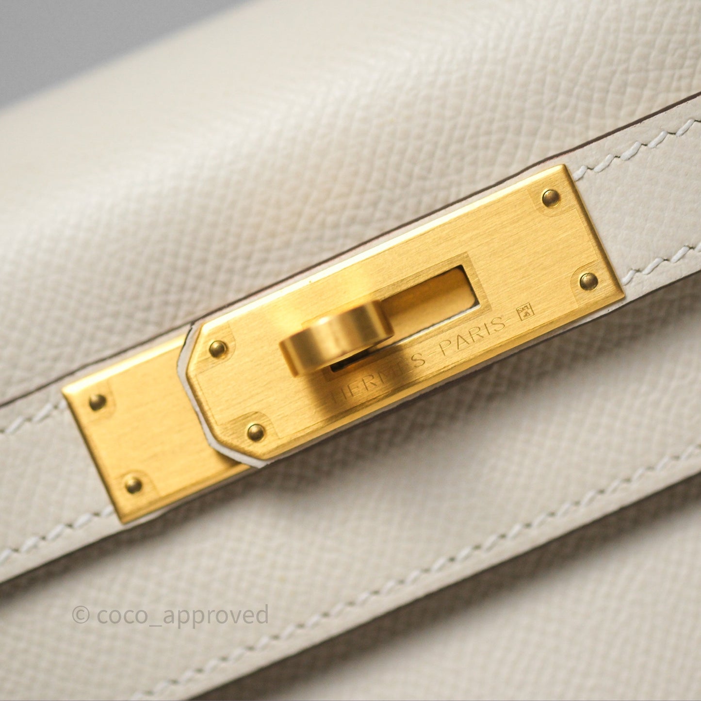 Hermès HSS Sellier Kelly 28 Craie 10 / Amber 9D Epsom Brushed Gold Hardware