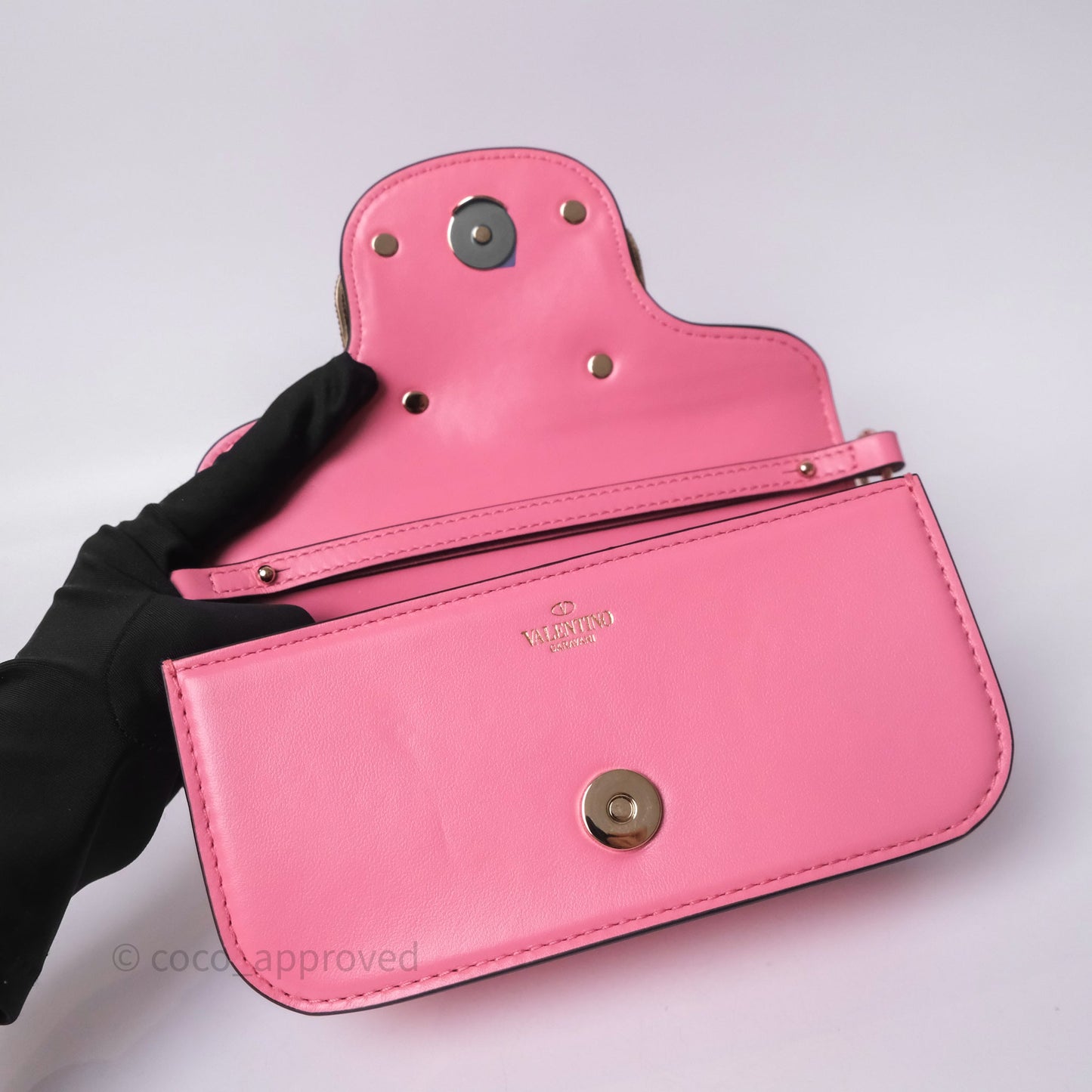 Valentino Garavani Locò Small Shoulder Bag Pink Calfskin Gold Hardware