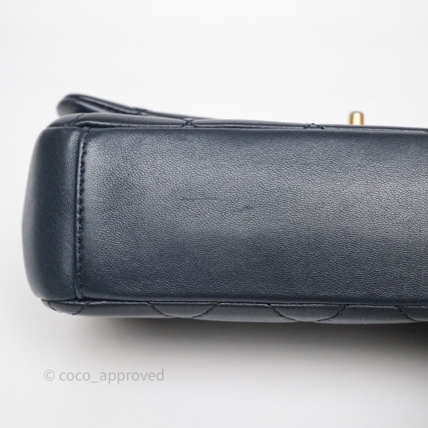 Chanel Quilted Entwined Chain Bag Navy Lambskin Aged Gold Hardware 21P