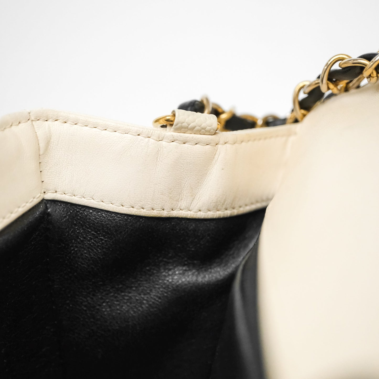 Chanel Quilted Medium CC Filigree Flap White/ Black Caviar